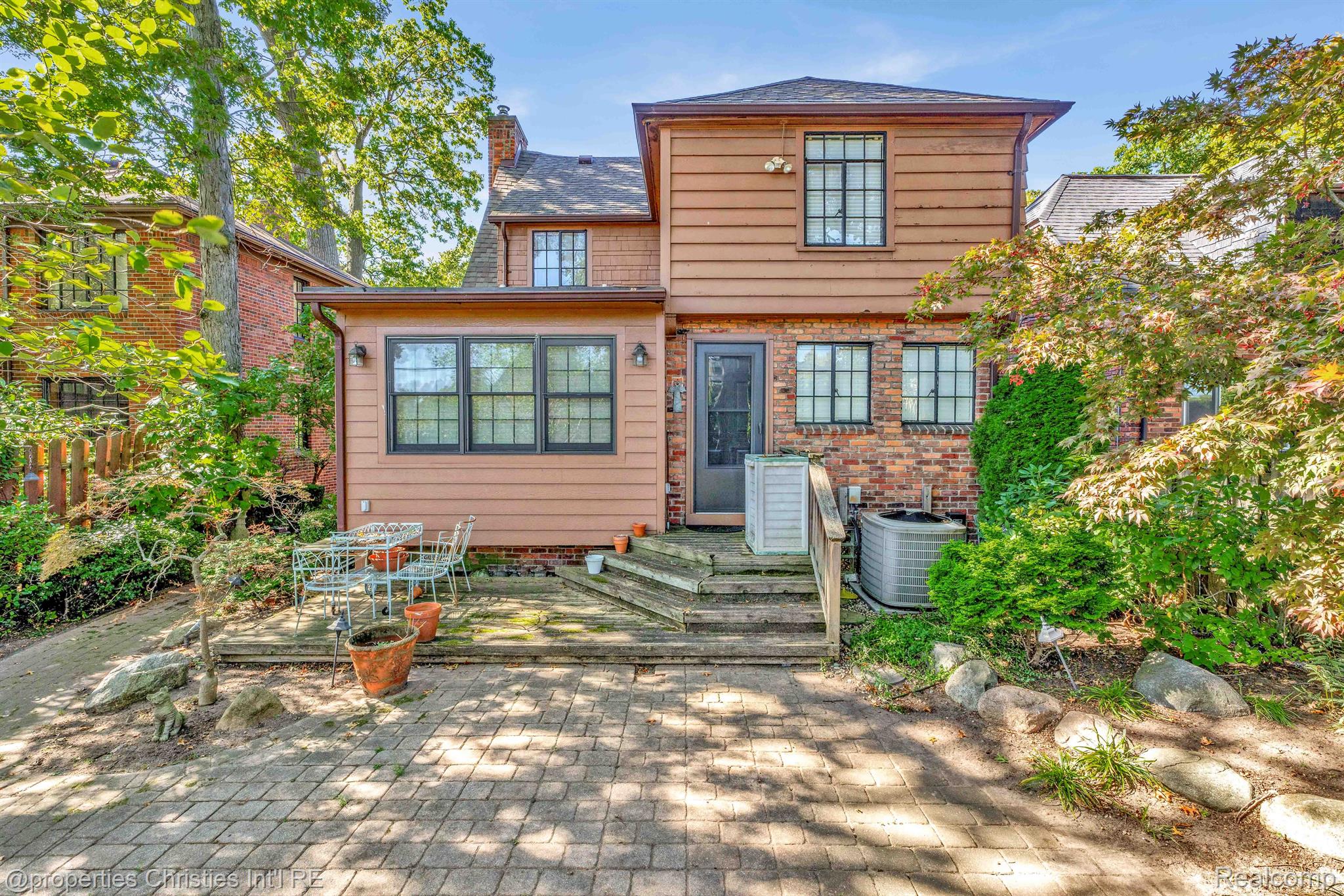 20150 LICHFIELD Road