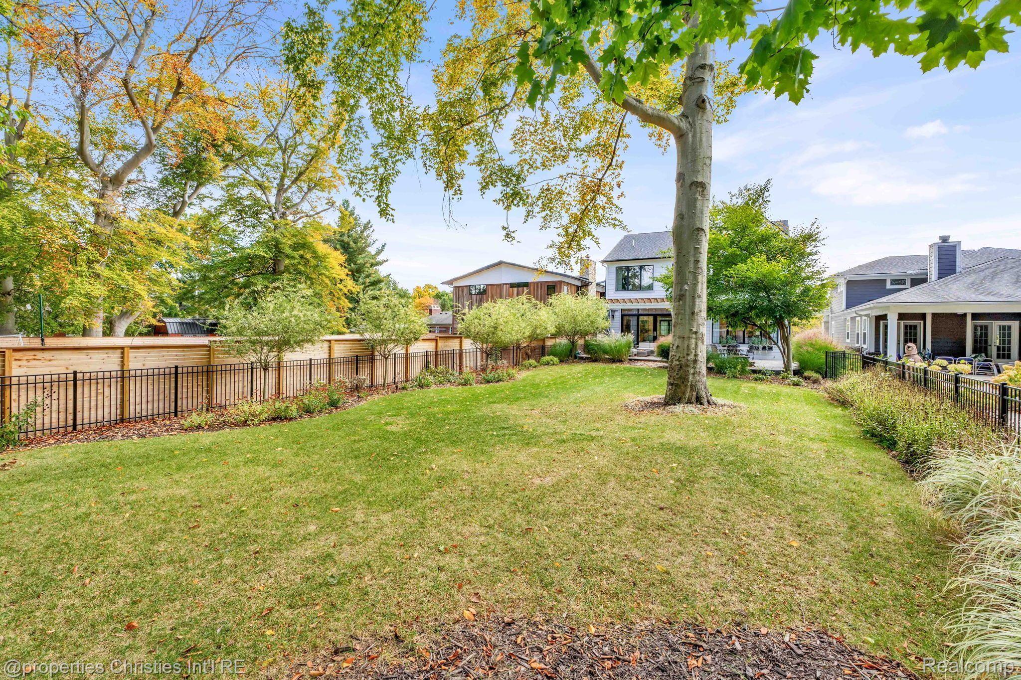 2829 VINSETTA Boulevard