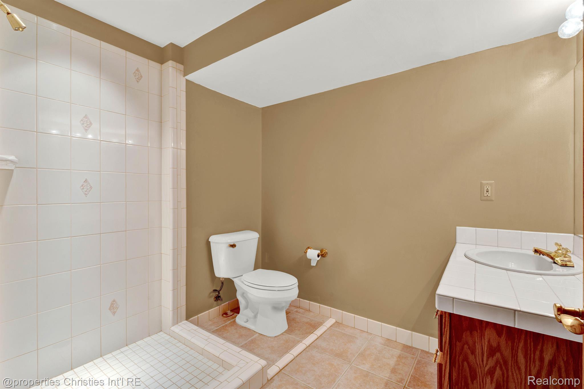 2160 Reagan Drive