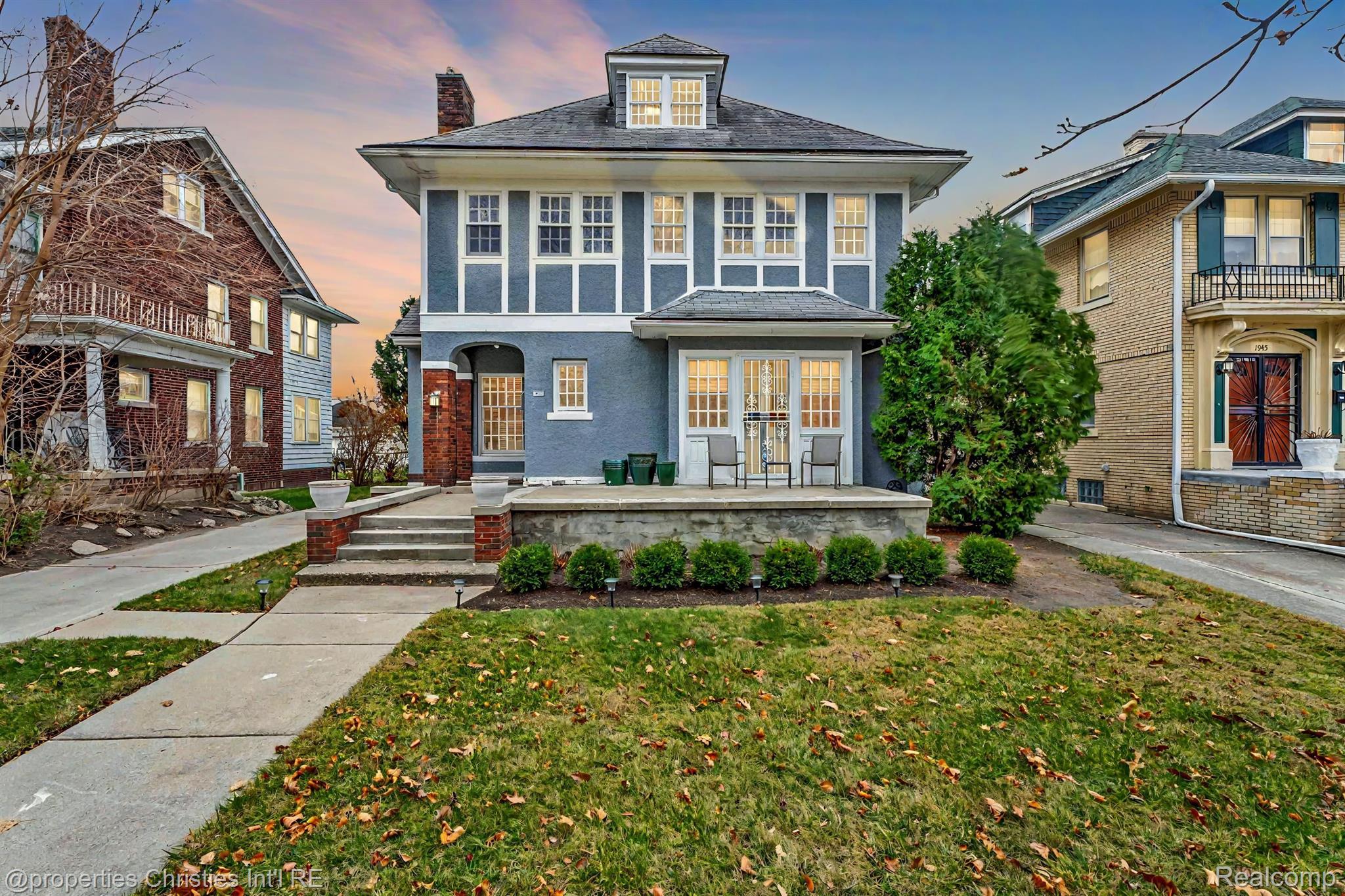 1935 Edison Street