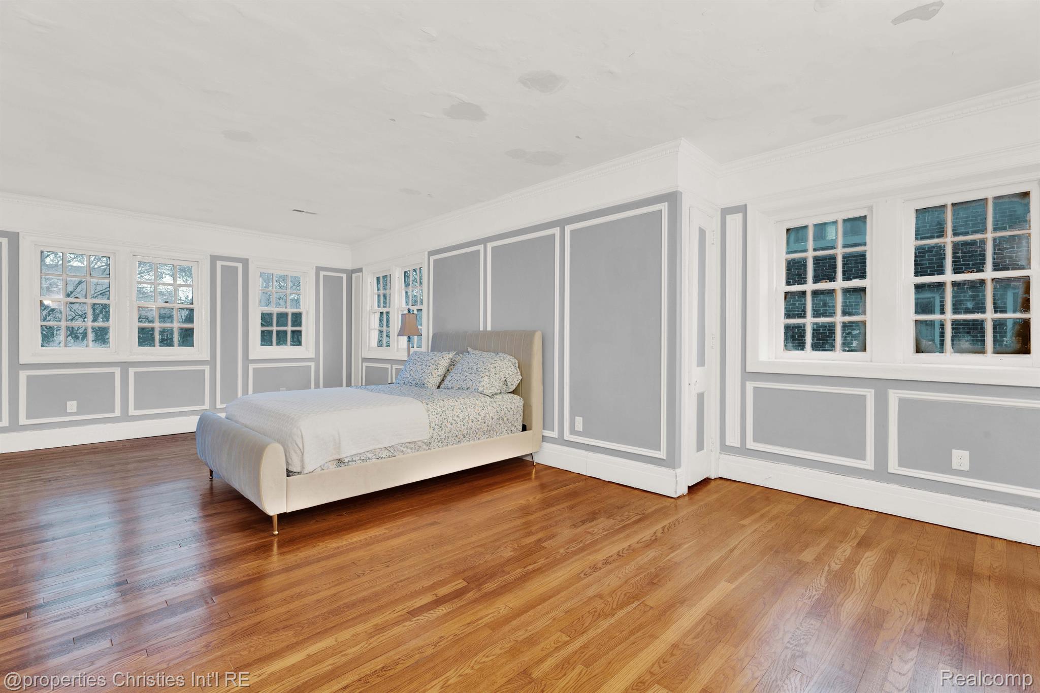 1935 Edison Street