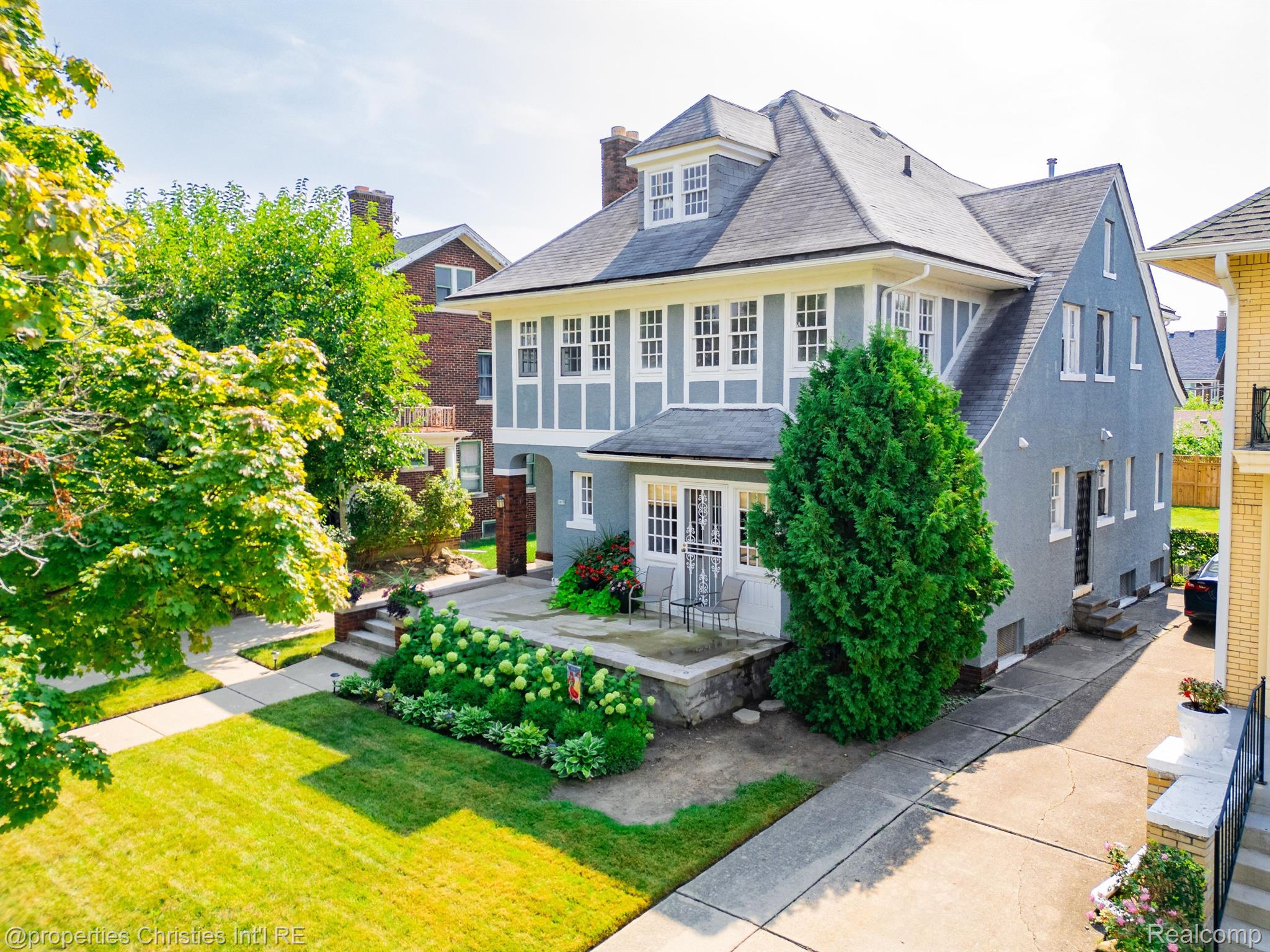1935 Edison Street