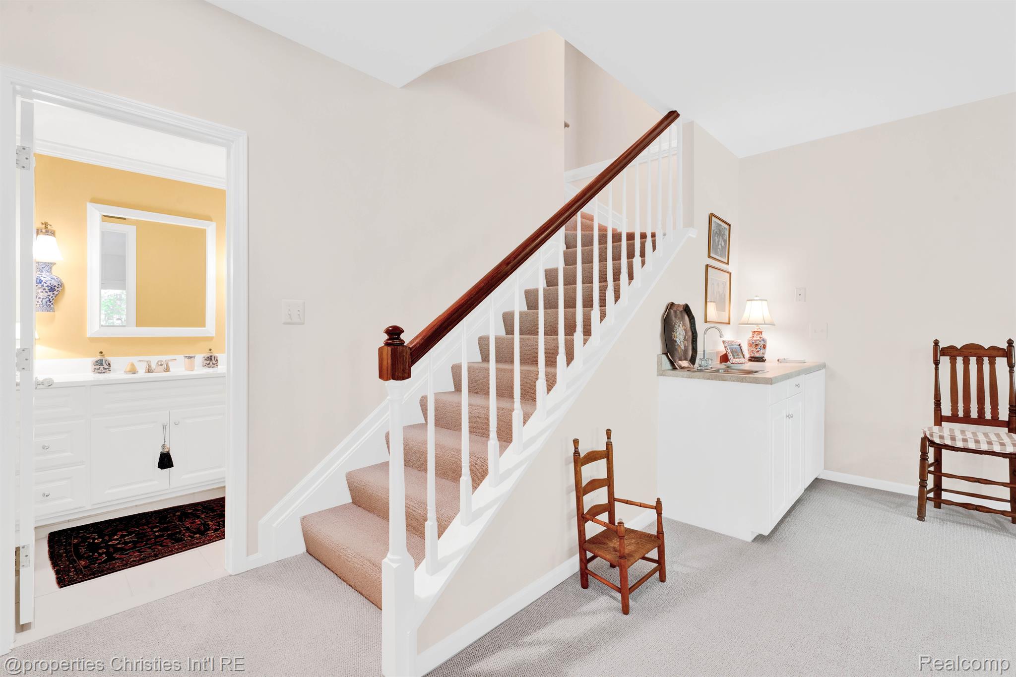 22366 VALLEY OAKS Drive