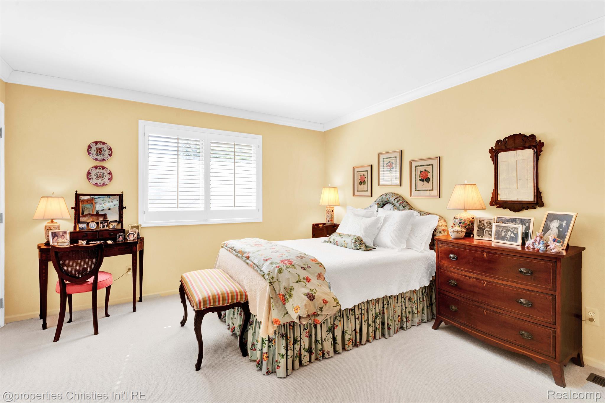 22366 VALLEY OAKS Drive