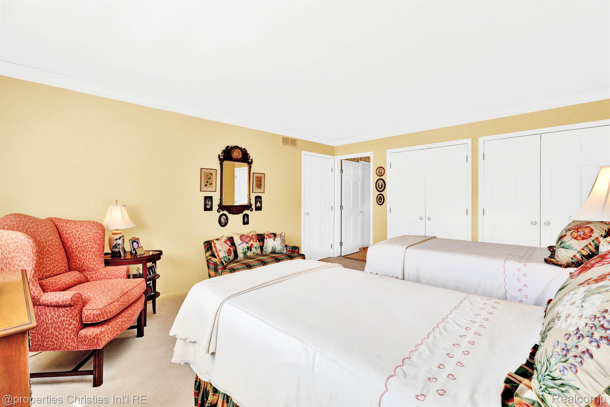 22366 VALLEY OAKS Drive