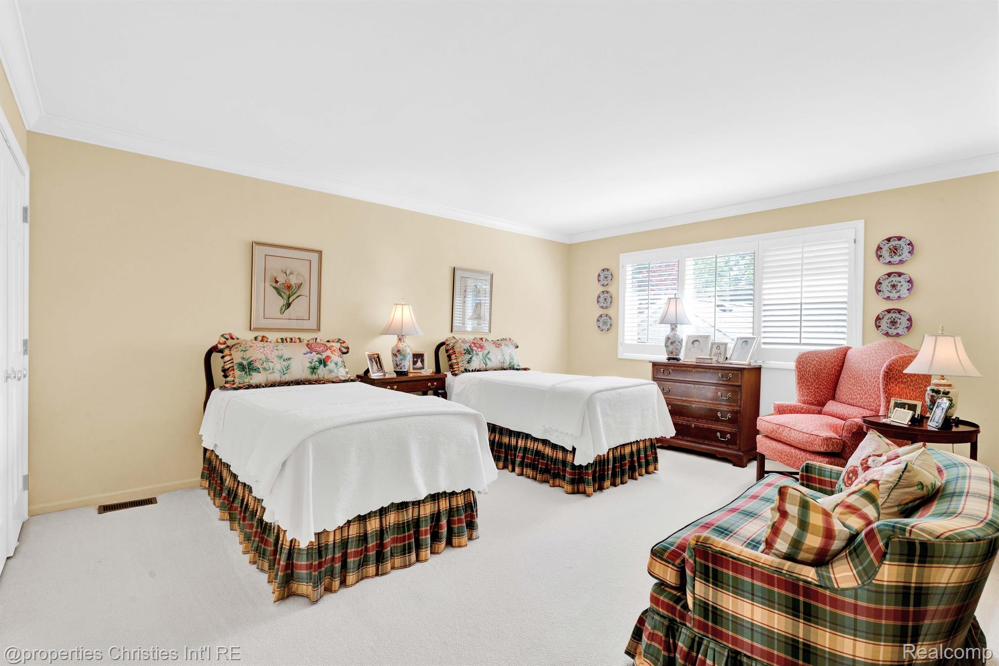 22366 VALLEY OAKS Drive