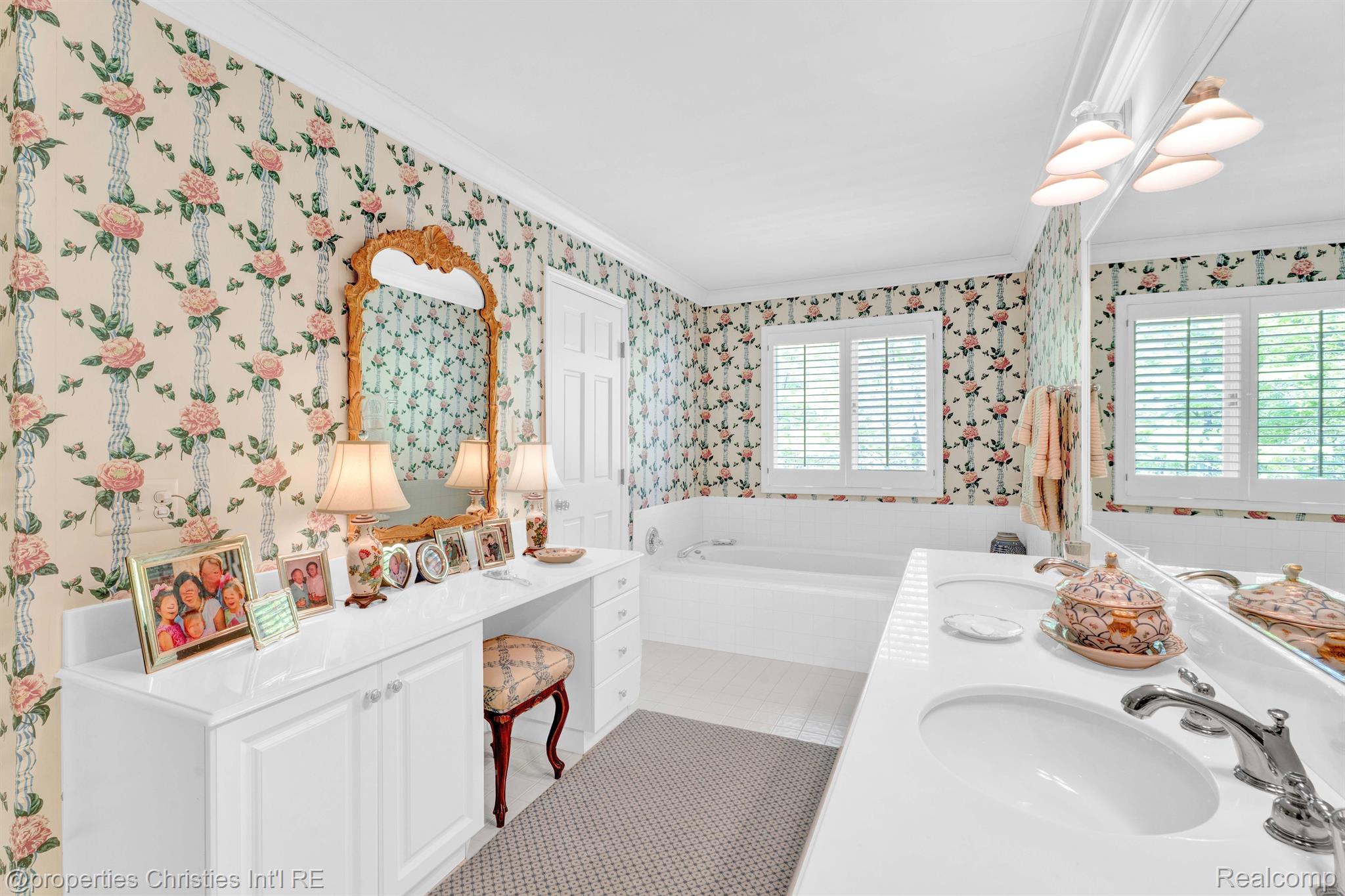 22366 VALLEY OAKS Drive