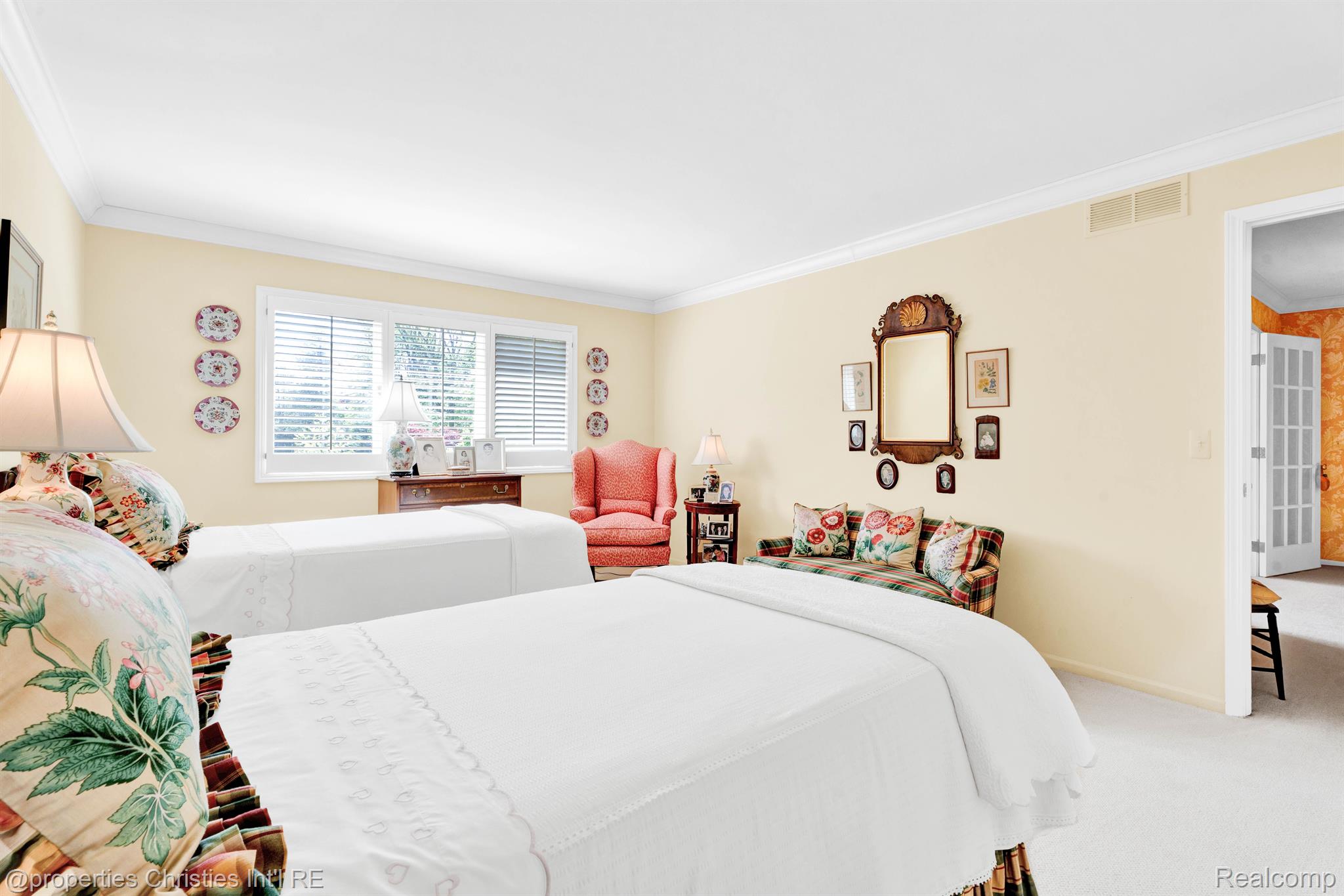 22366 VALLEY OAKS Drive