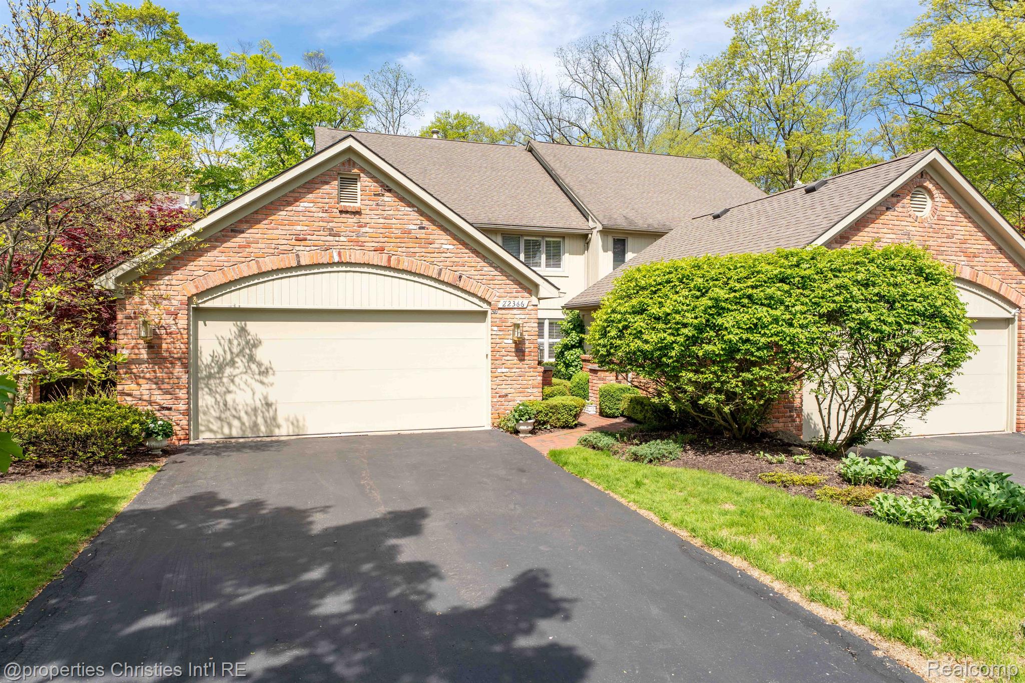 22366 VALLEY OAKS Drive