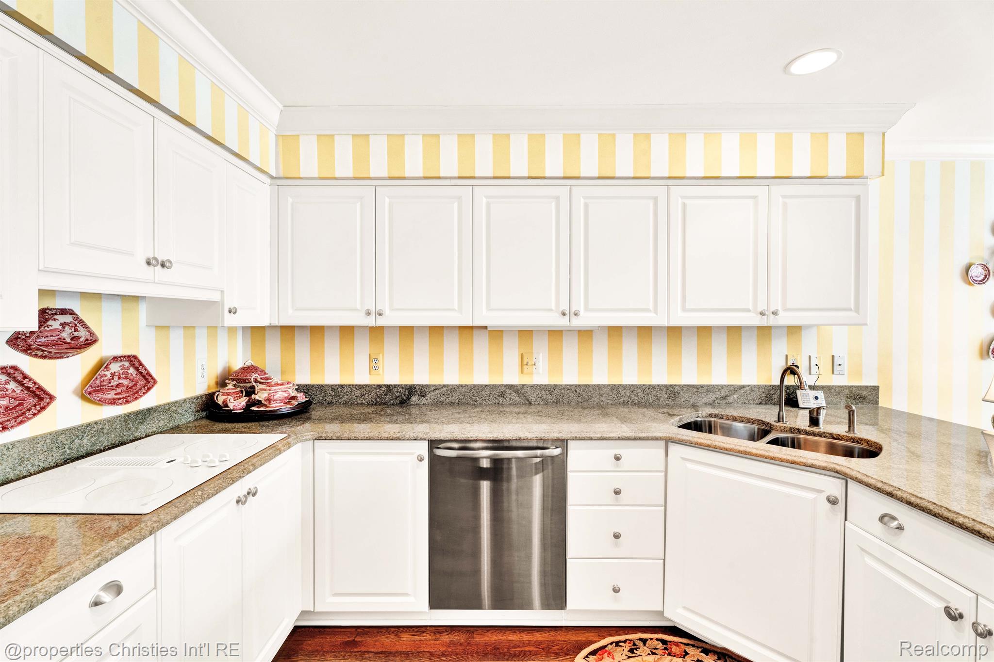 22366 VALLEY OAKS Drive