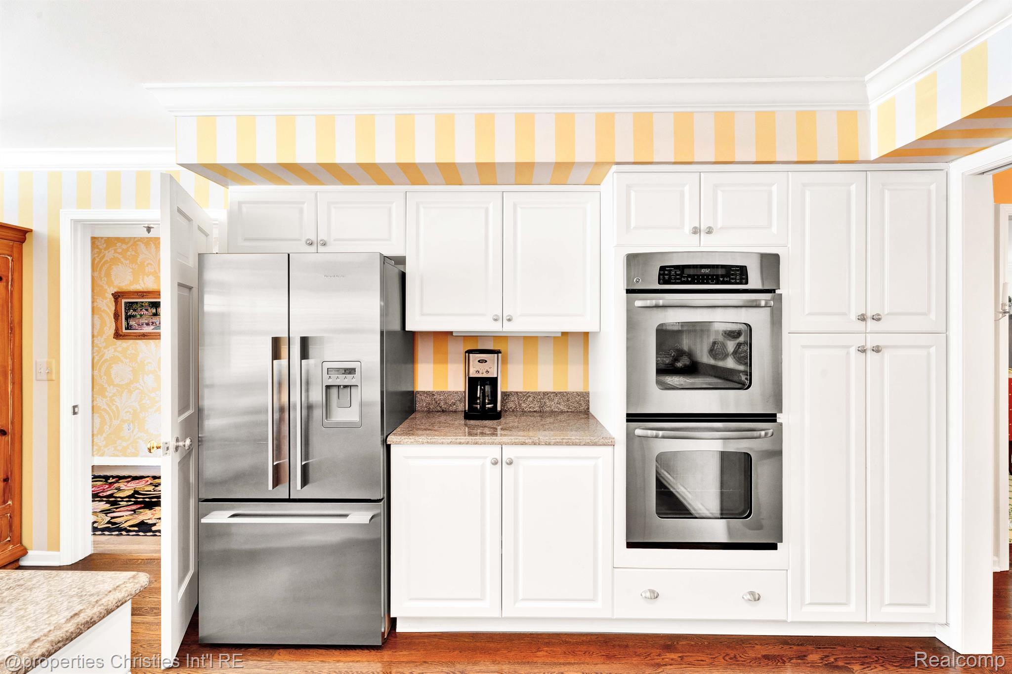 22366 VALLEY OAKS Drive