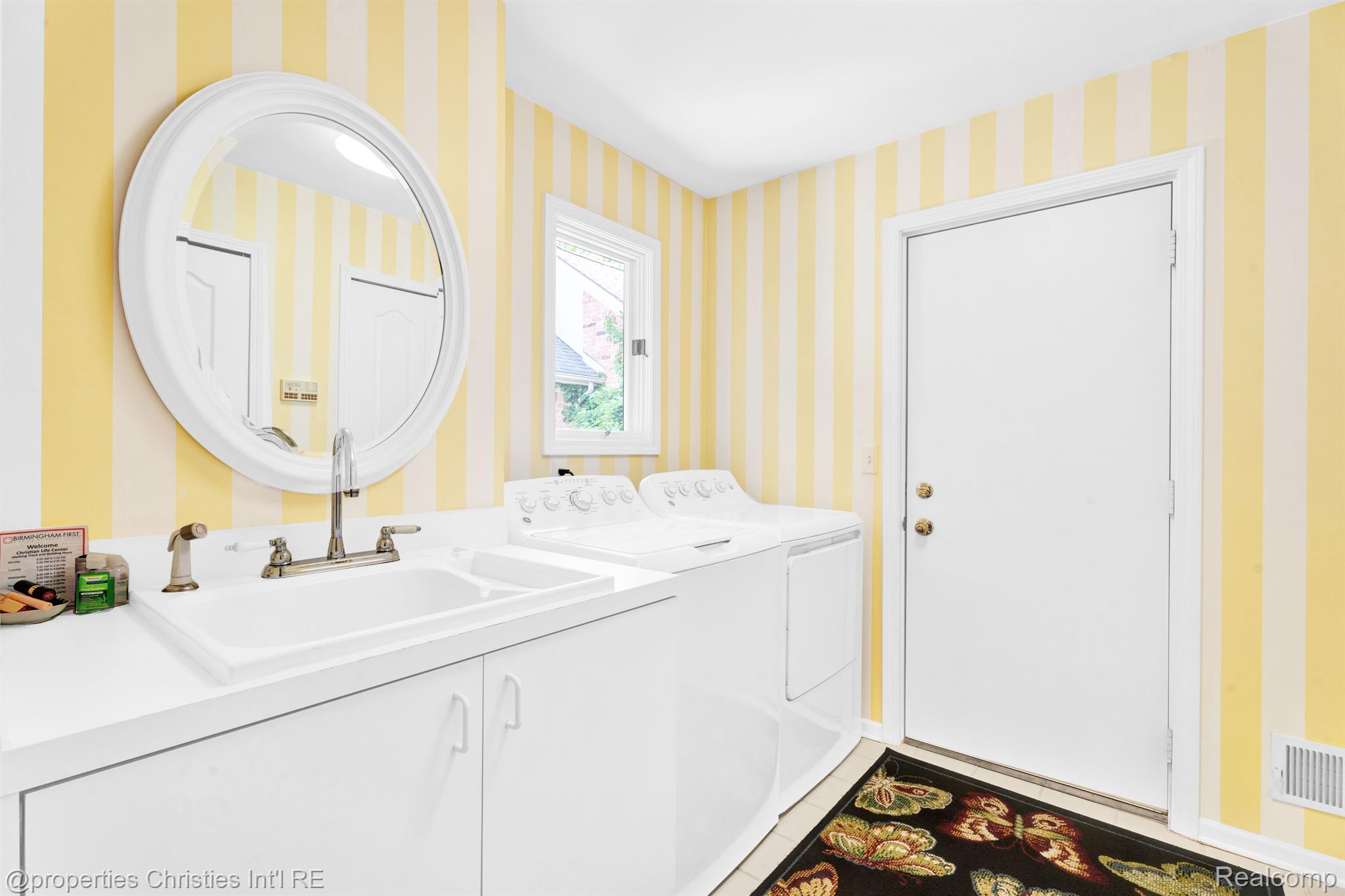 22366 VALLEY OAKS Drive