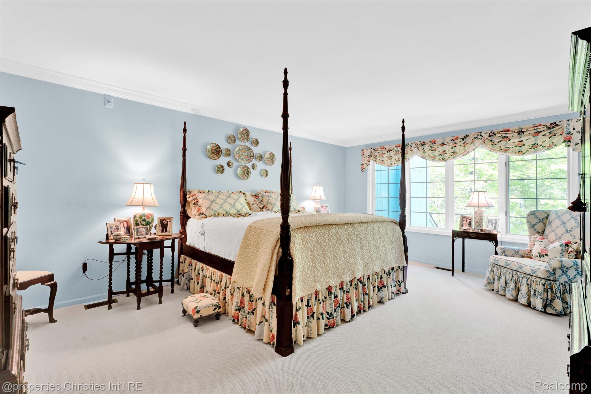 22366 VALLEY OAKS Drive