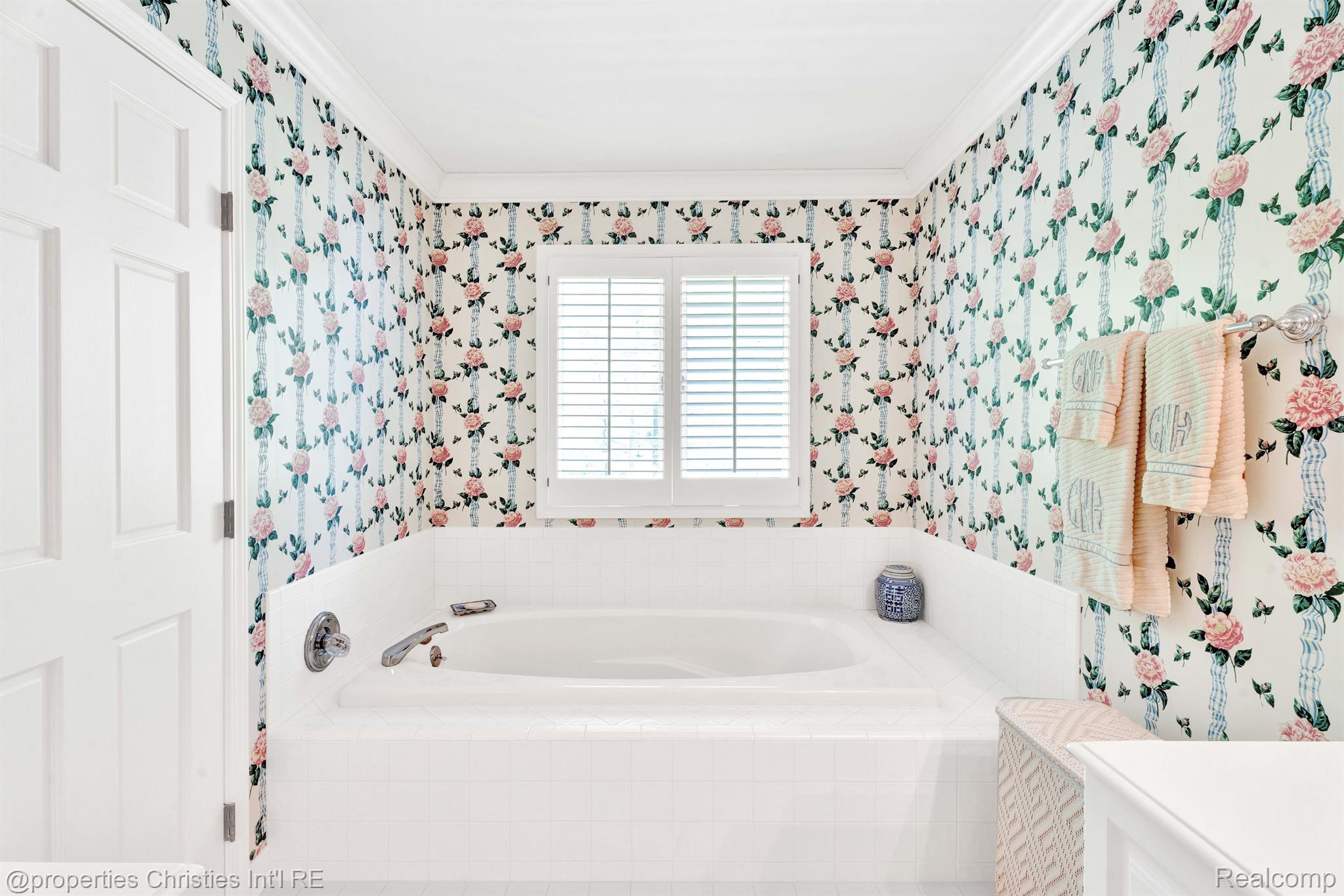 22366 VALLEY OAKS Drive