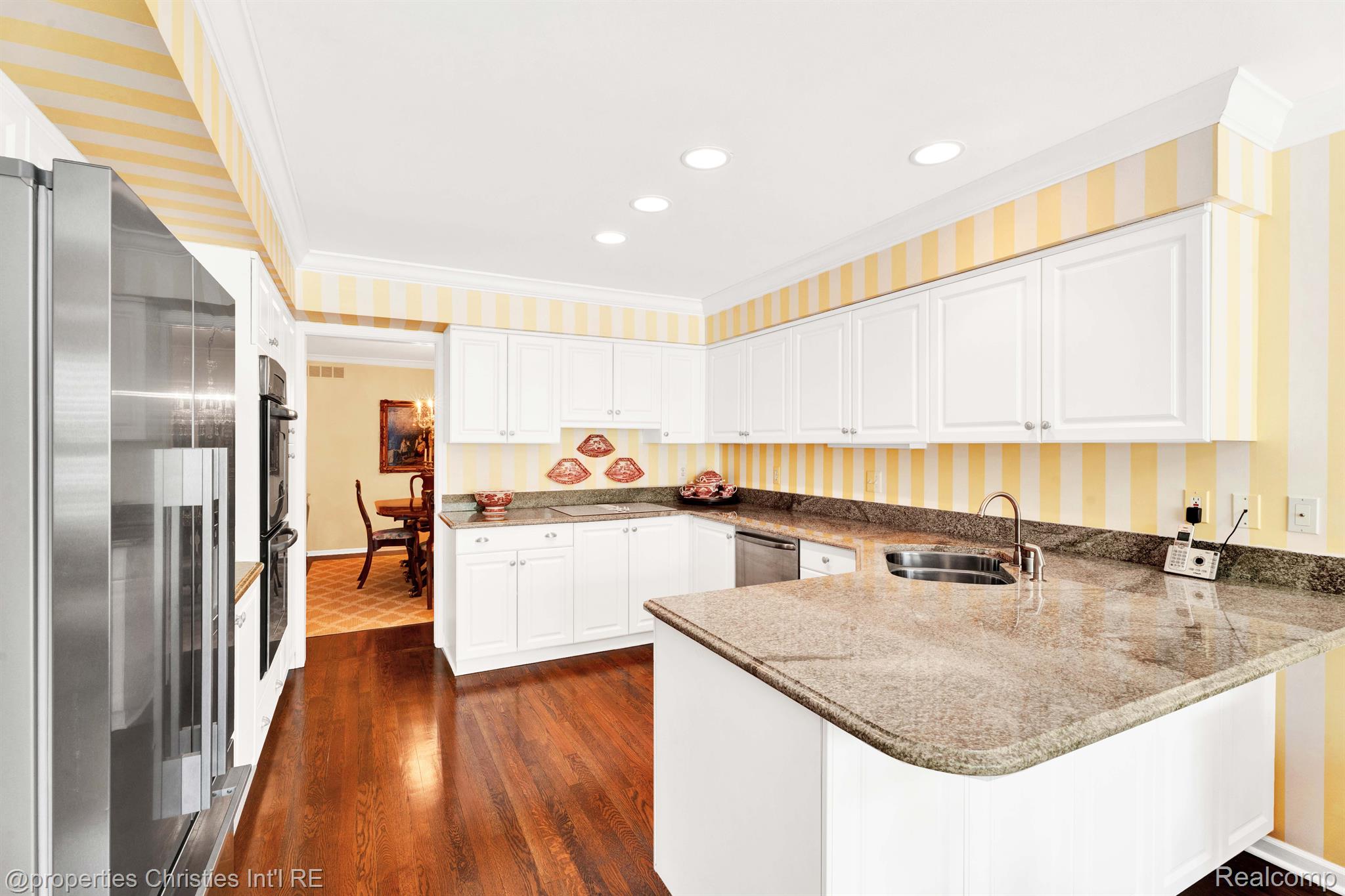 22366 VALLEY OAKS Drive