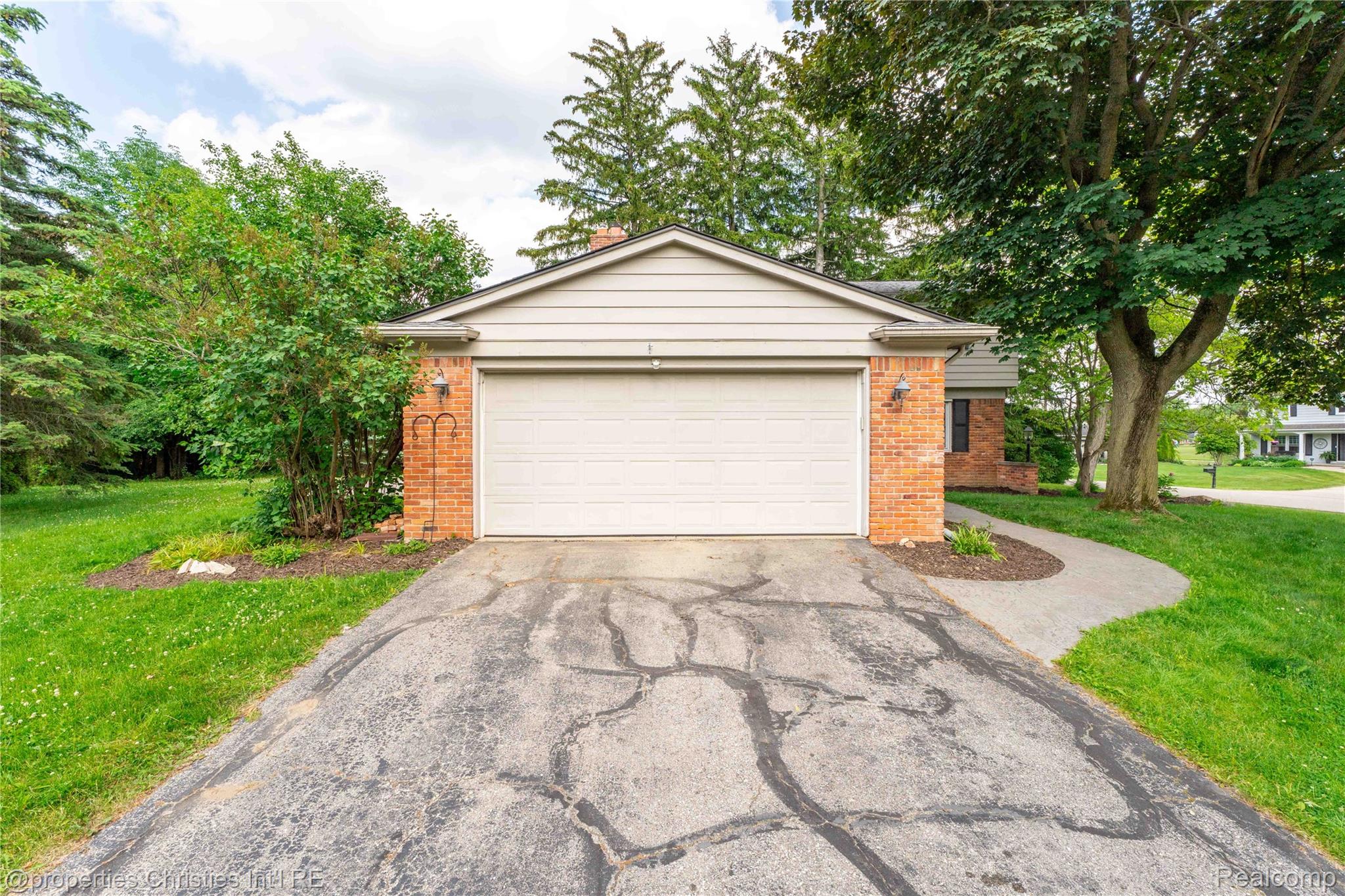 4770 Hedgewood Drive