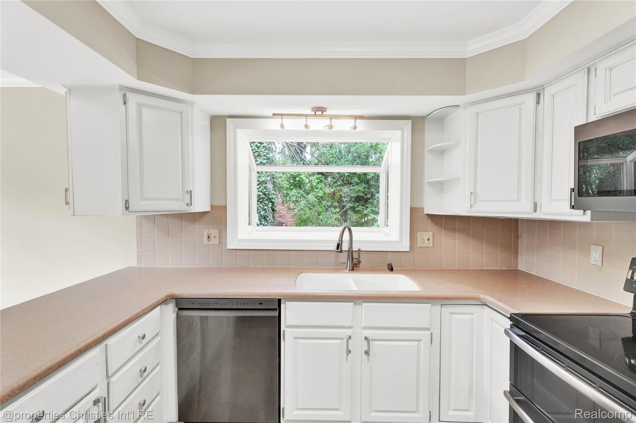 4770 Hedgewood Drive