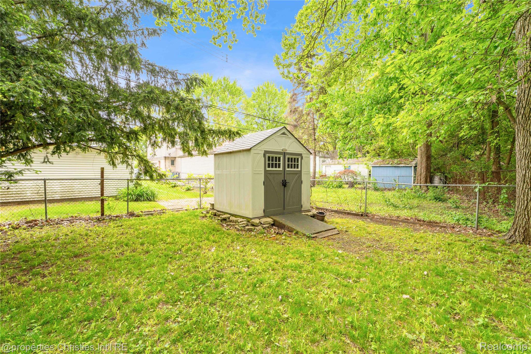 813 Catalpa Drive