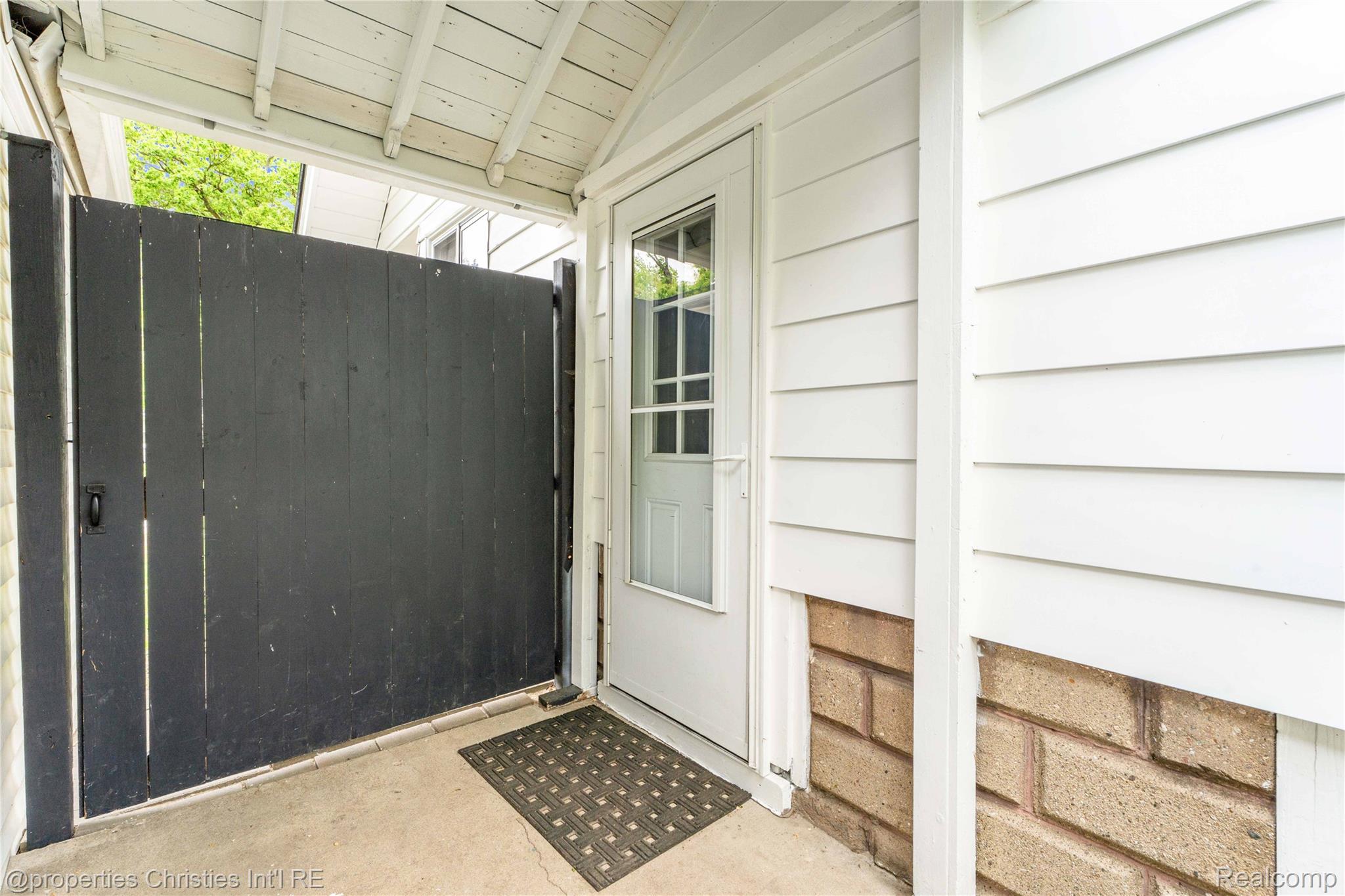 813 Catalpa Drive