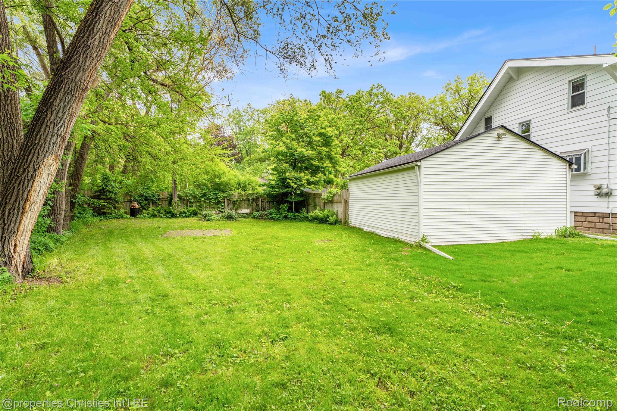 813 Catalpa Drive