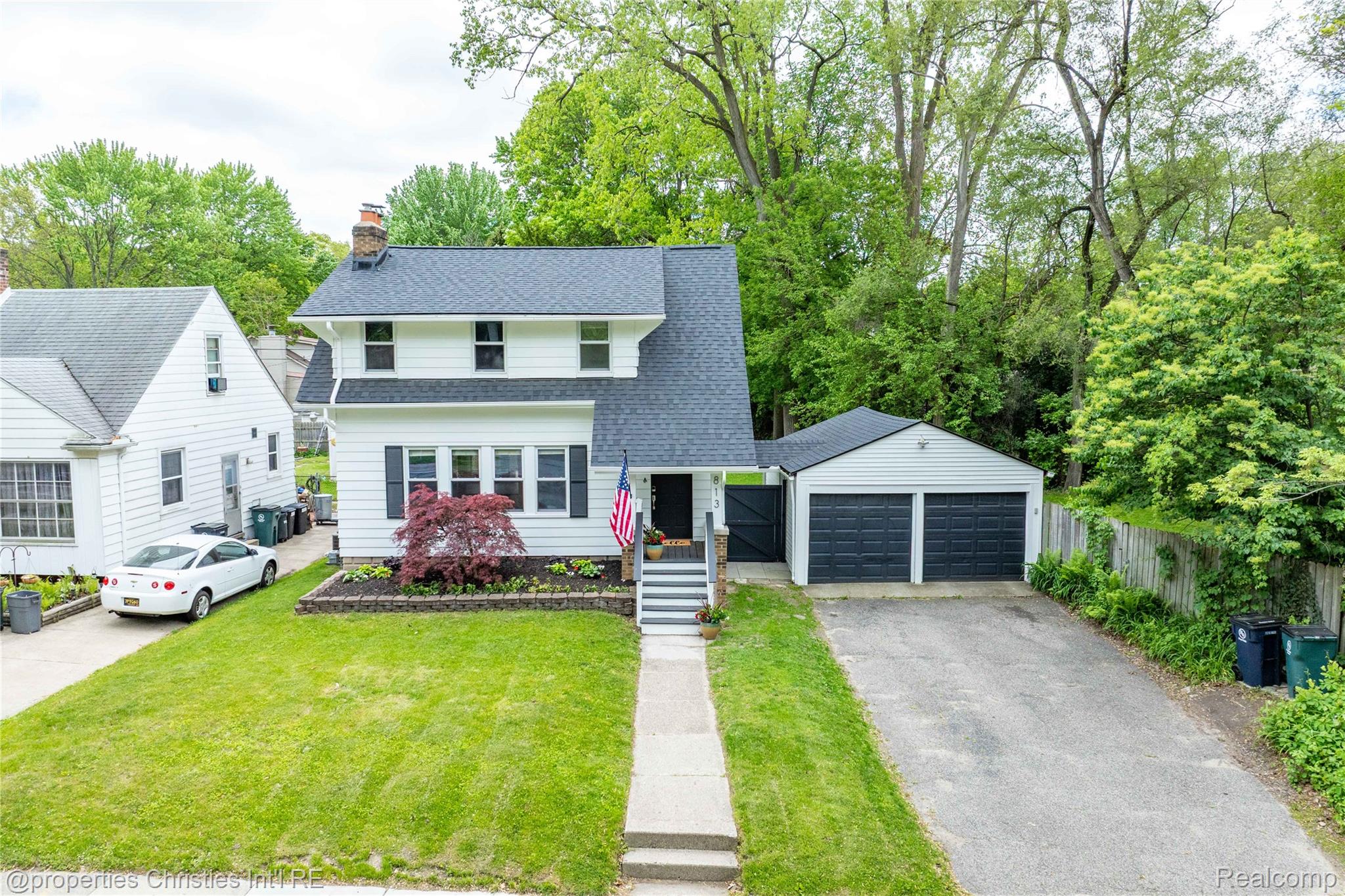 813 Catalpa Drive