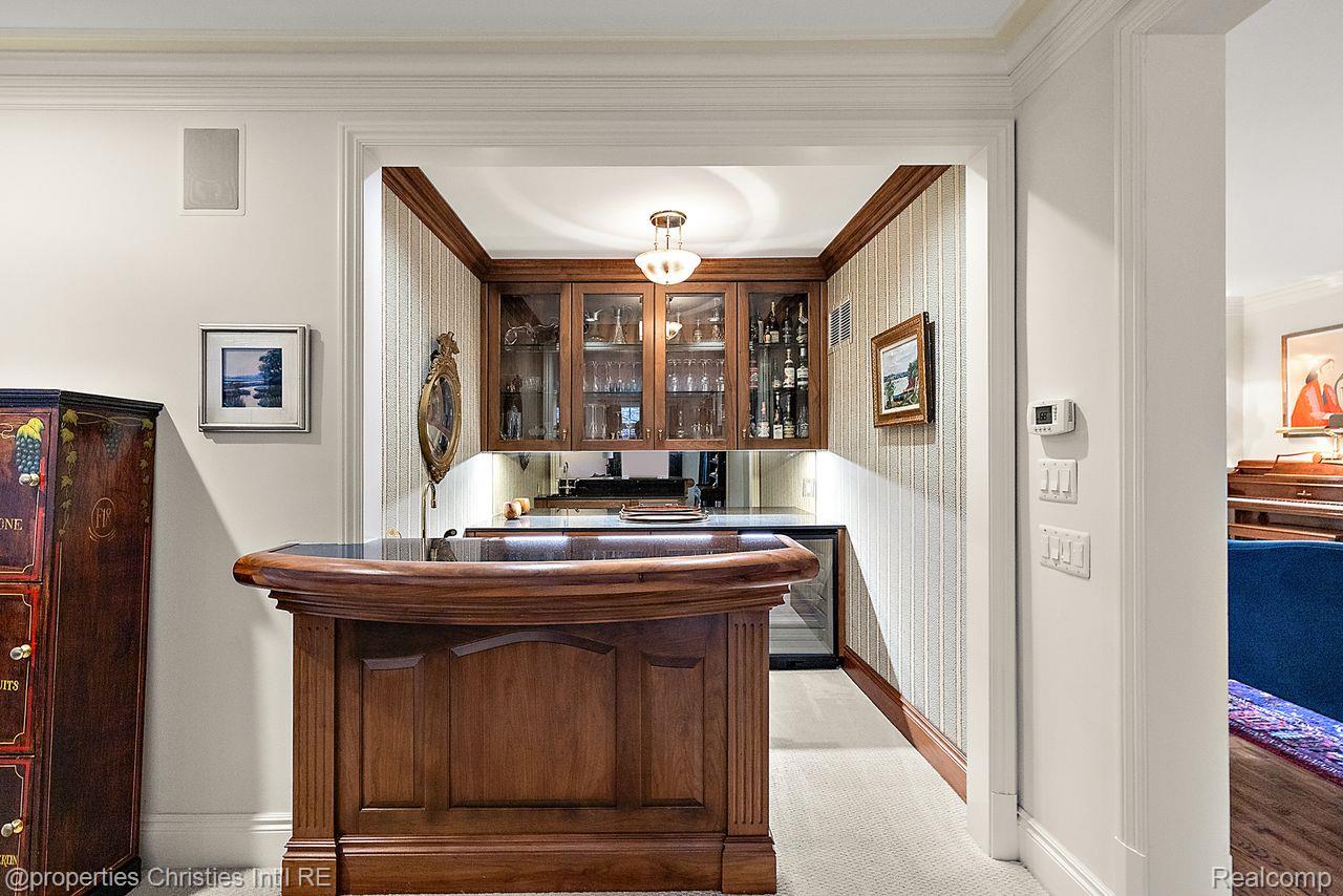 633 Hawthorne Street