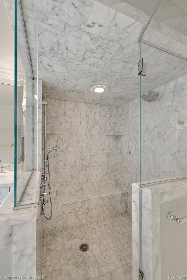 633 Hawthorne Street