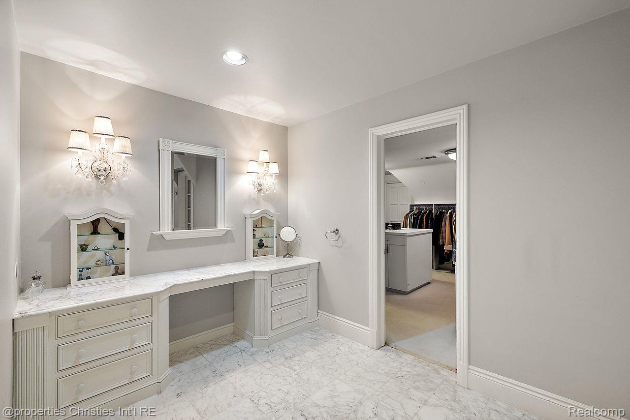 633 Hawthorne Street