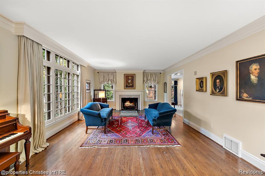 633 Hawthorne Street