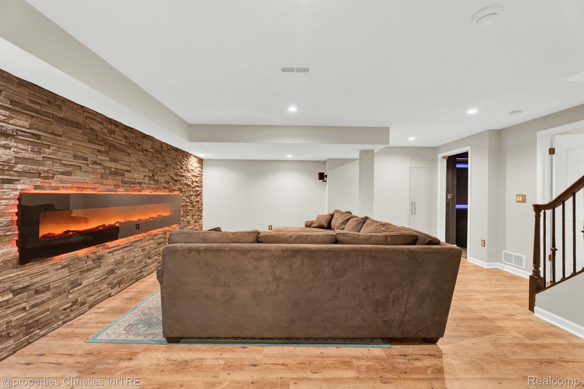 24329 Saybrook Court