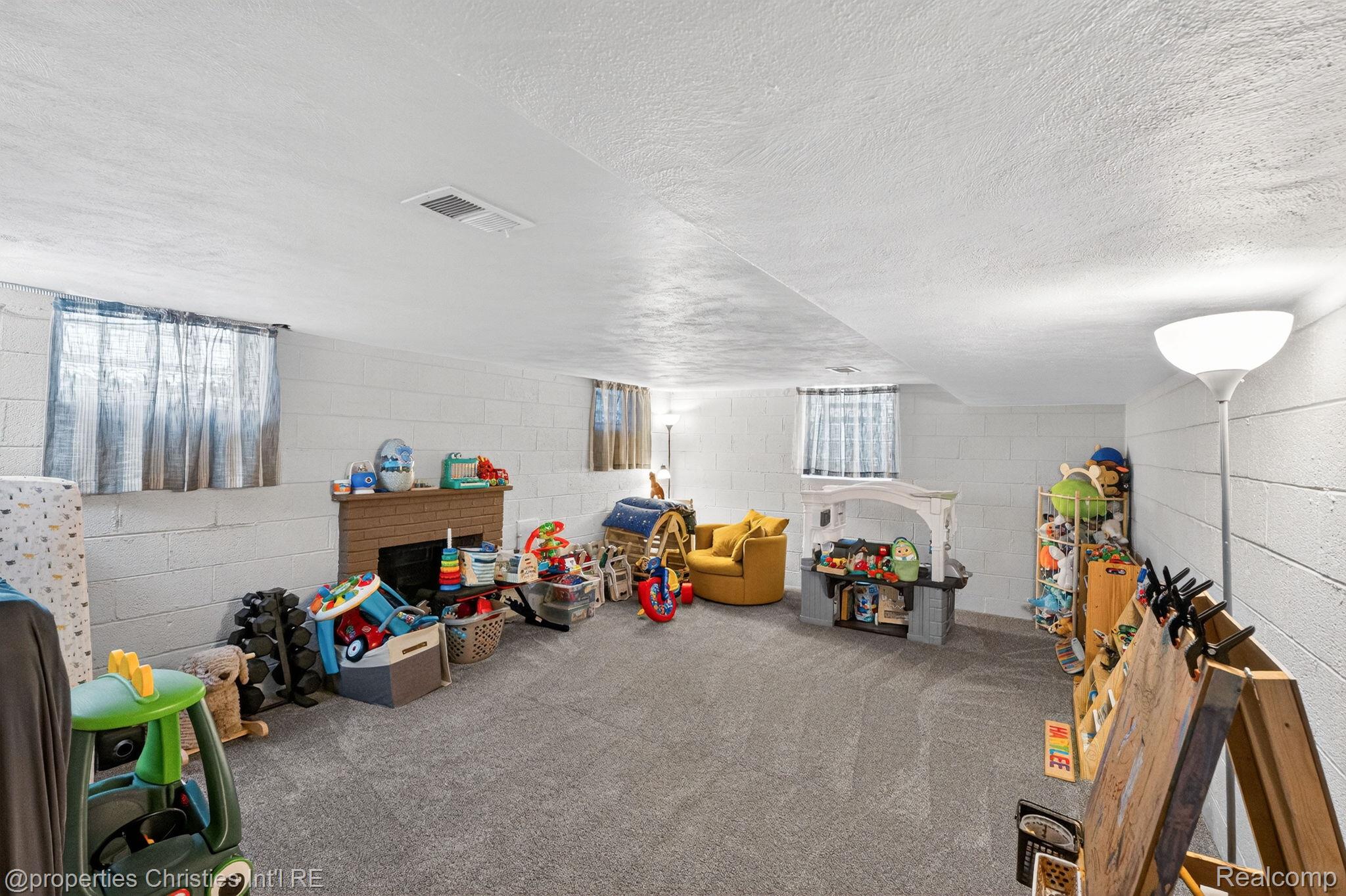1088 Rivenoak Street