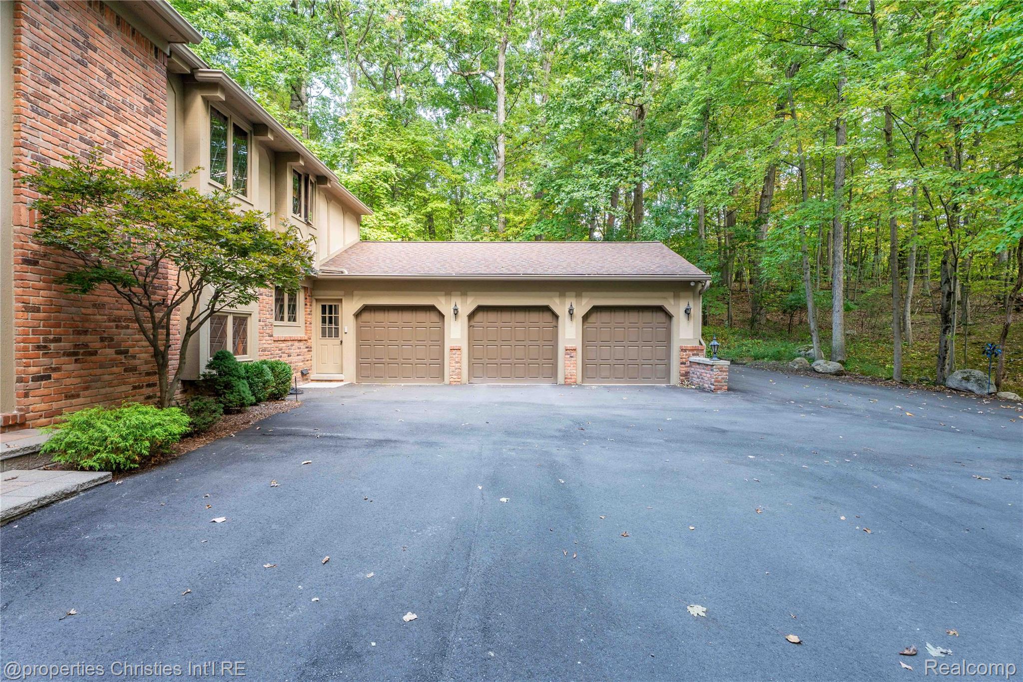 1100 Bretton Lane