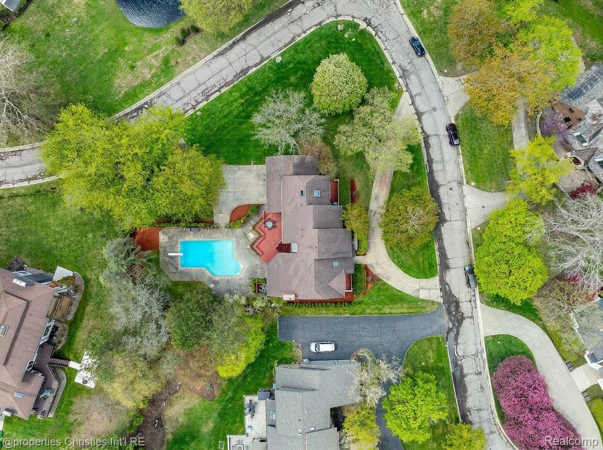 1743 Beechwood Way