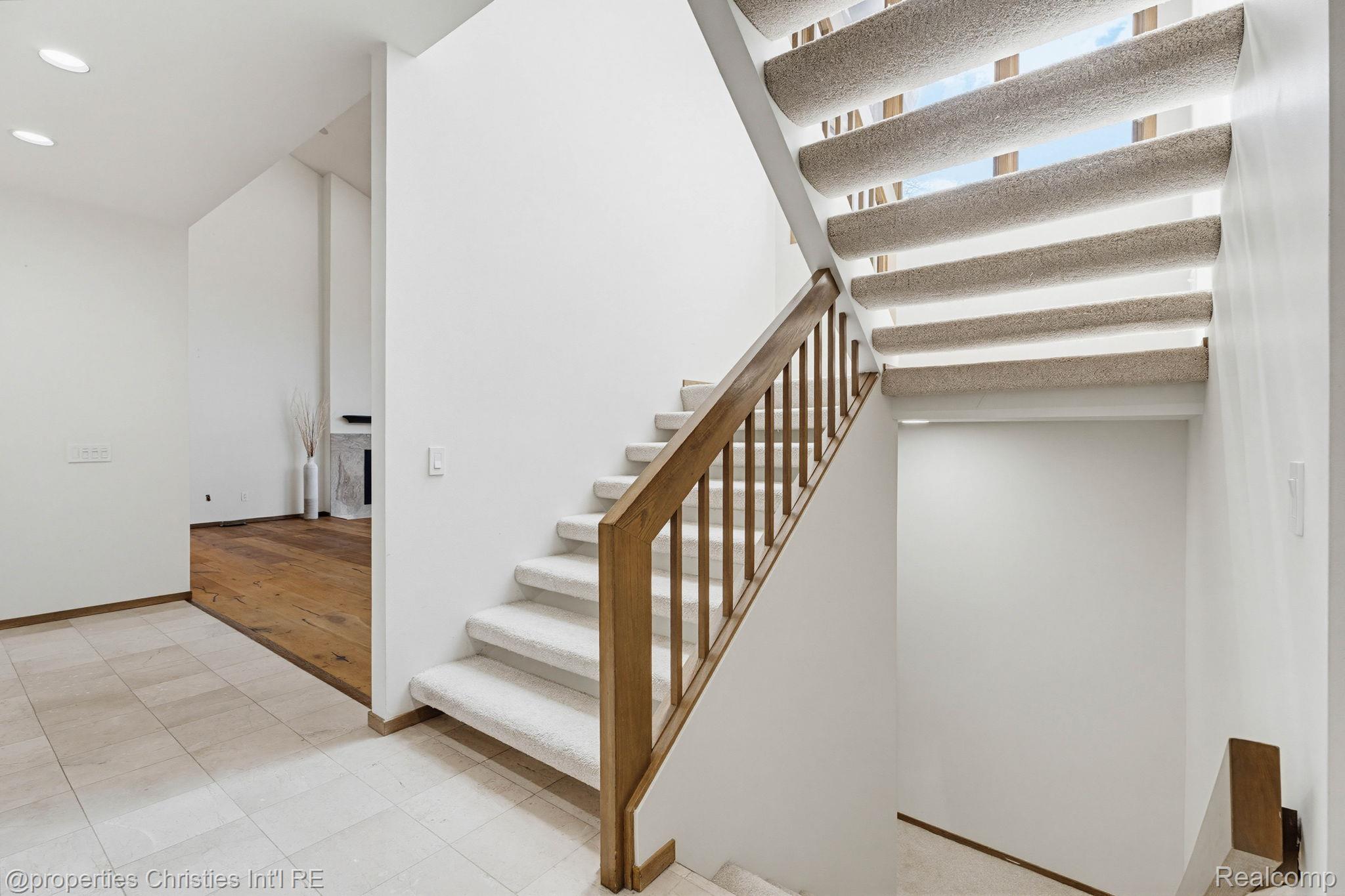 1743 Beechwood Way