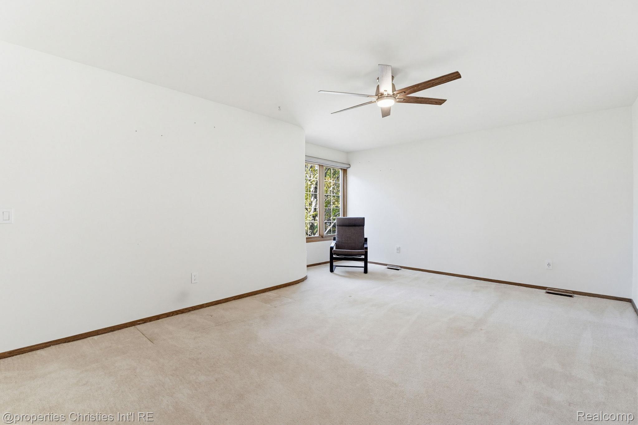 1743 Beechwood Way