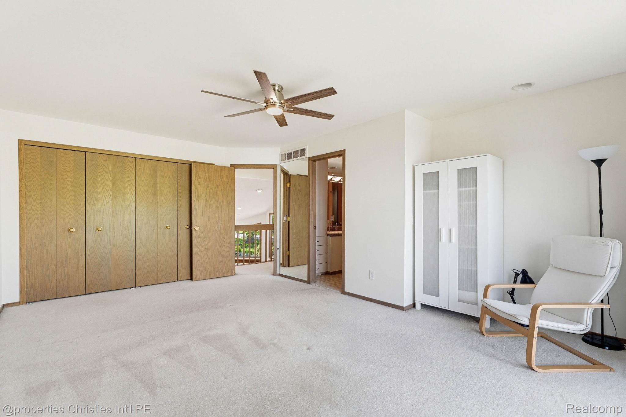 1743 Beechwood Way