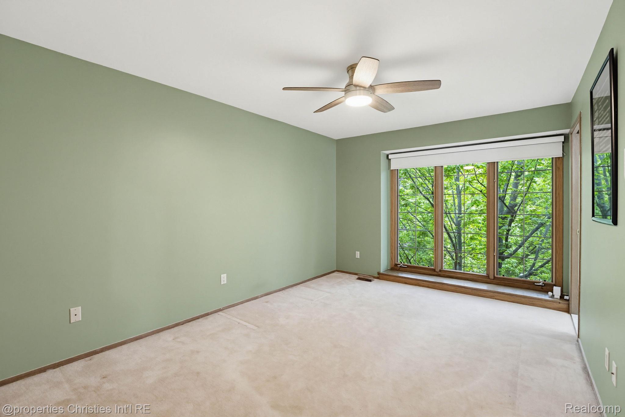 1743 Beechwood Way