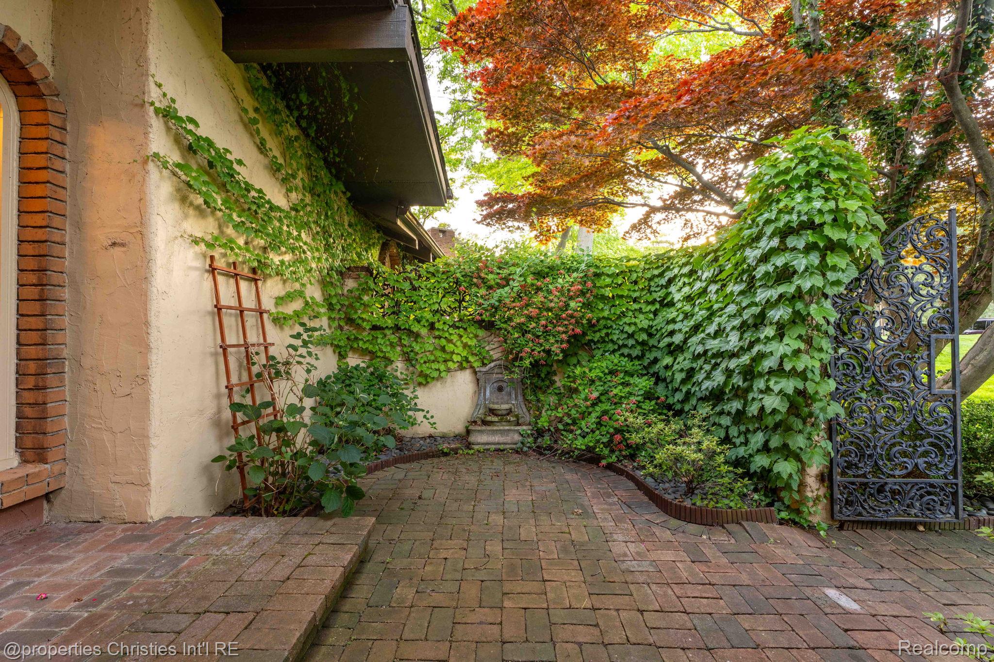 1865 Harvest Lane