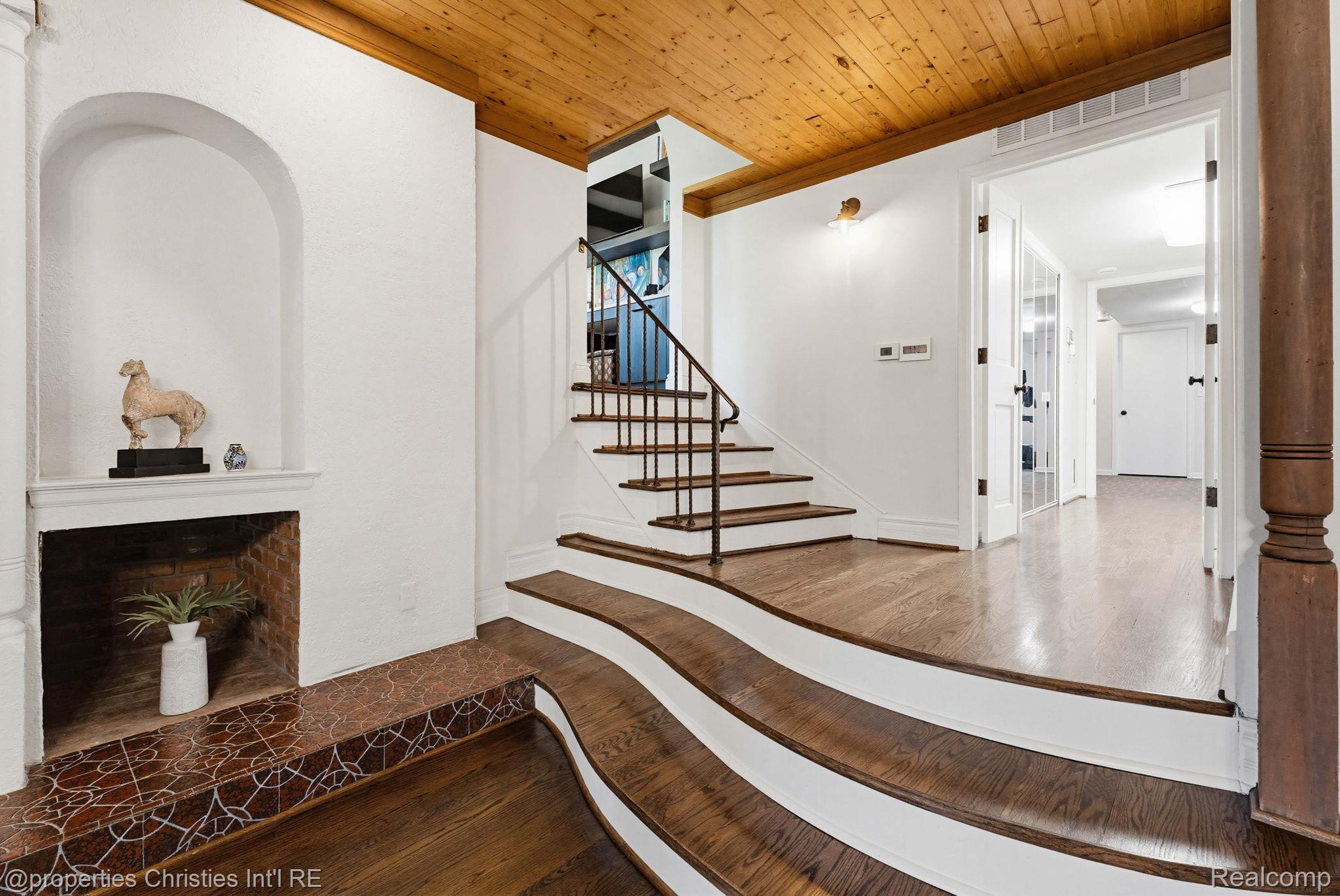 1865 Harvest Lane