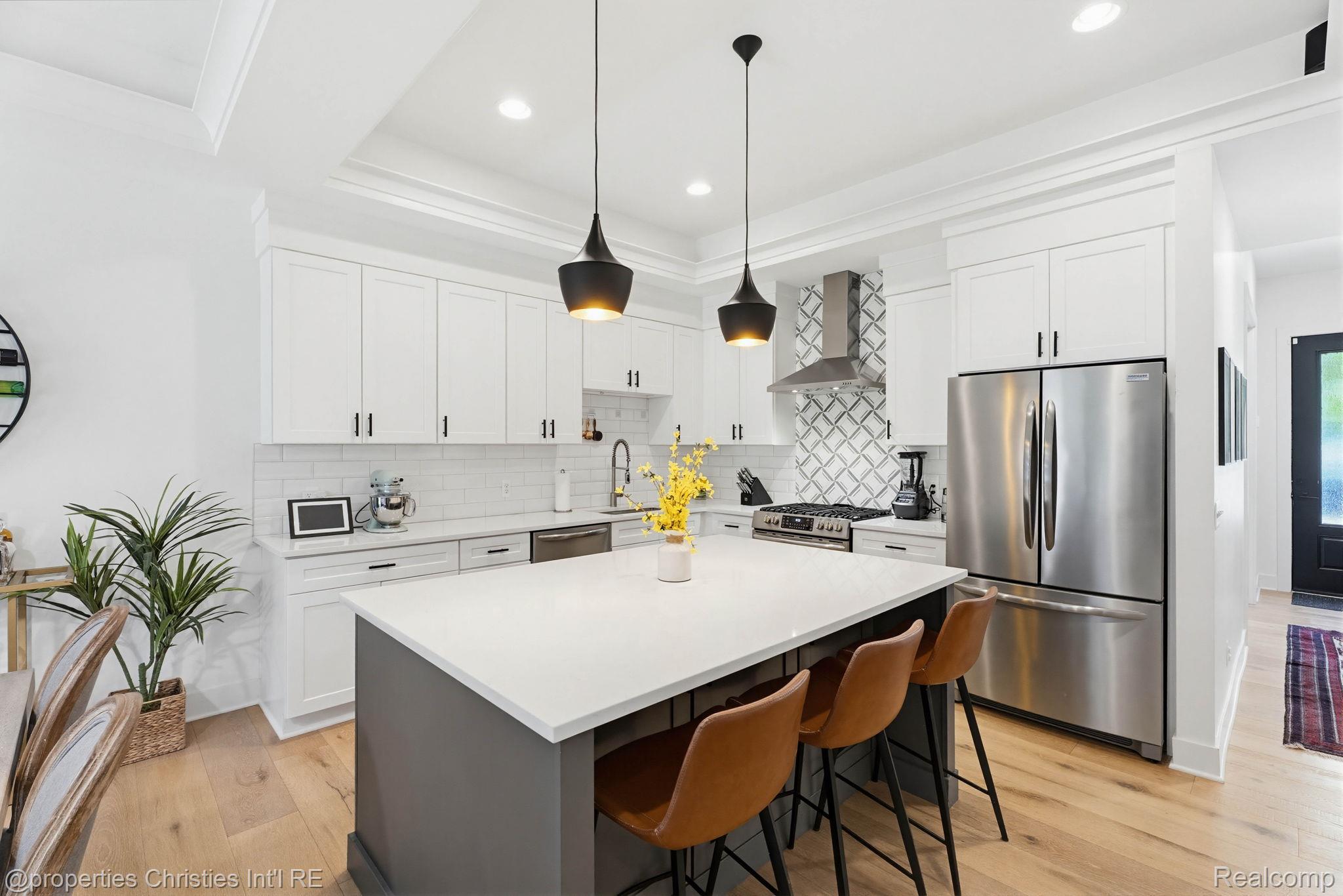 Kitchen in the 3-bedroom Contemporary home for sale at 710 Parent E, Royal Oak City, MI,