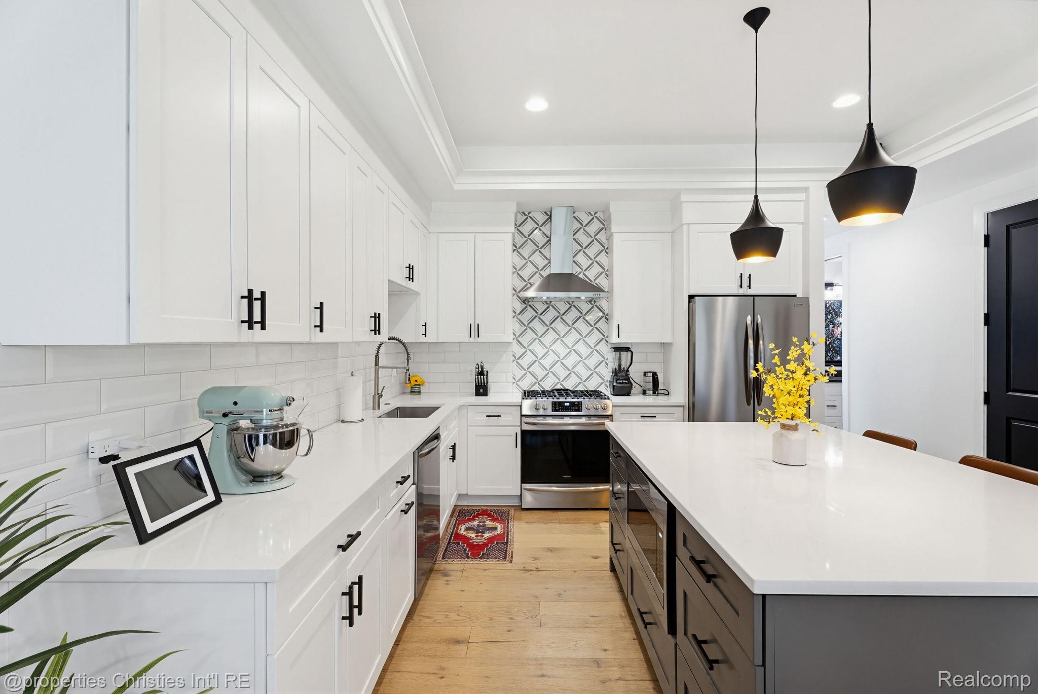 Kitchen in the 3-bedroom Contemporary home for sale at 710 Parent E, Royal Oak City, MI,