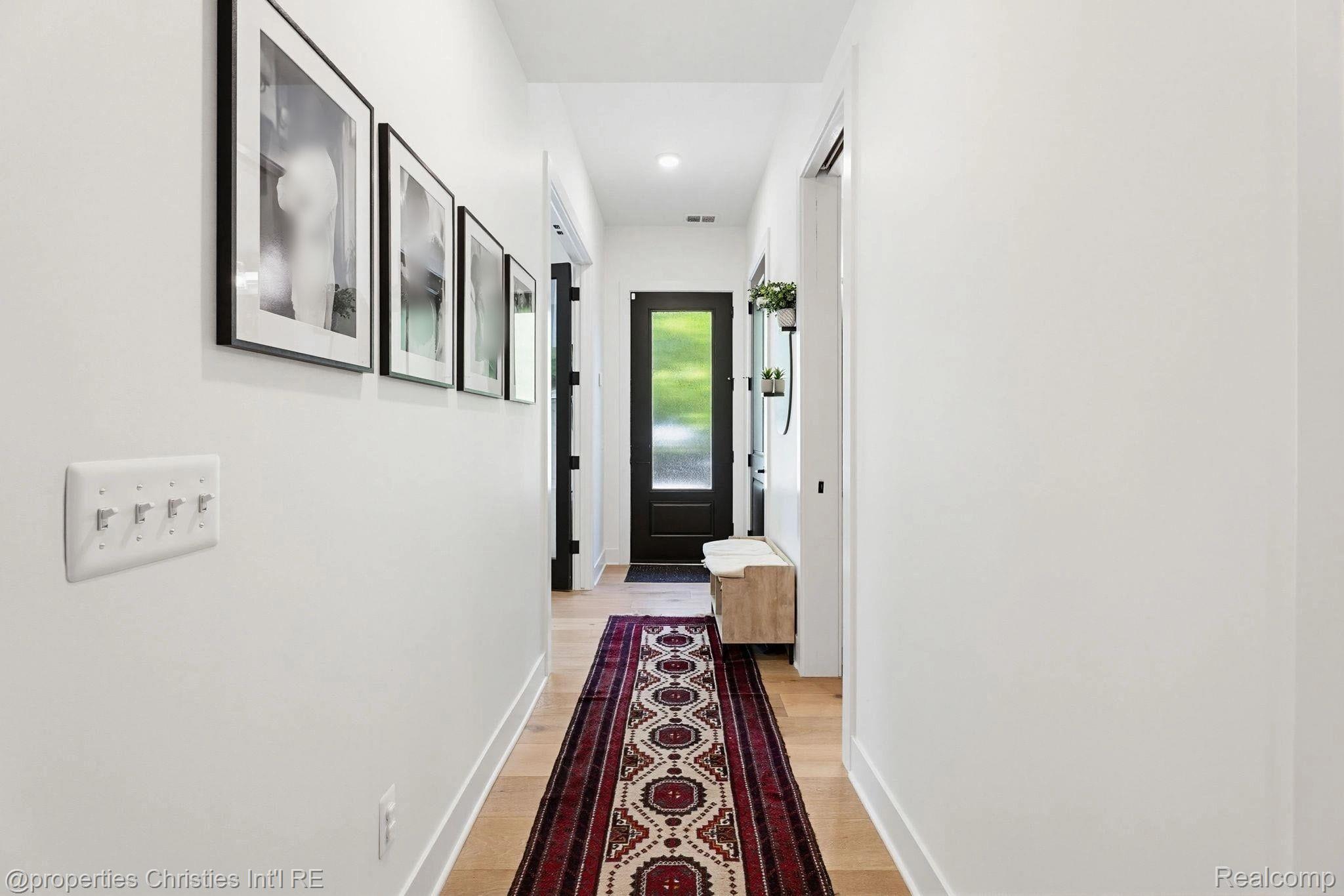 Entry way 3-bedroom Contemporary home for sale at 710 Parent E, Royal Oak City, MI,