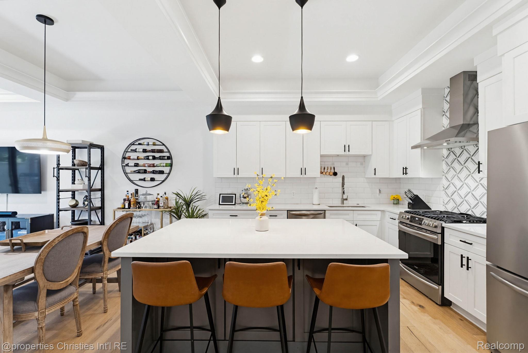 Kitchen in the 3-bedroom Contemporary home for sale at 710 Parent E, Royal Oak City, MI,