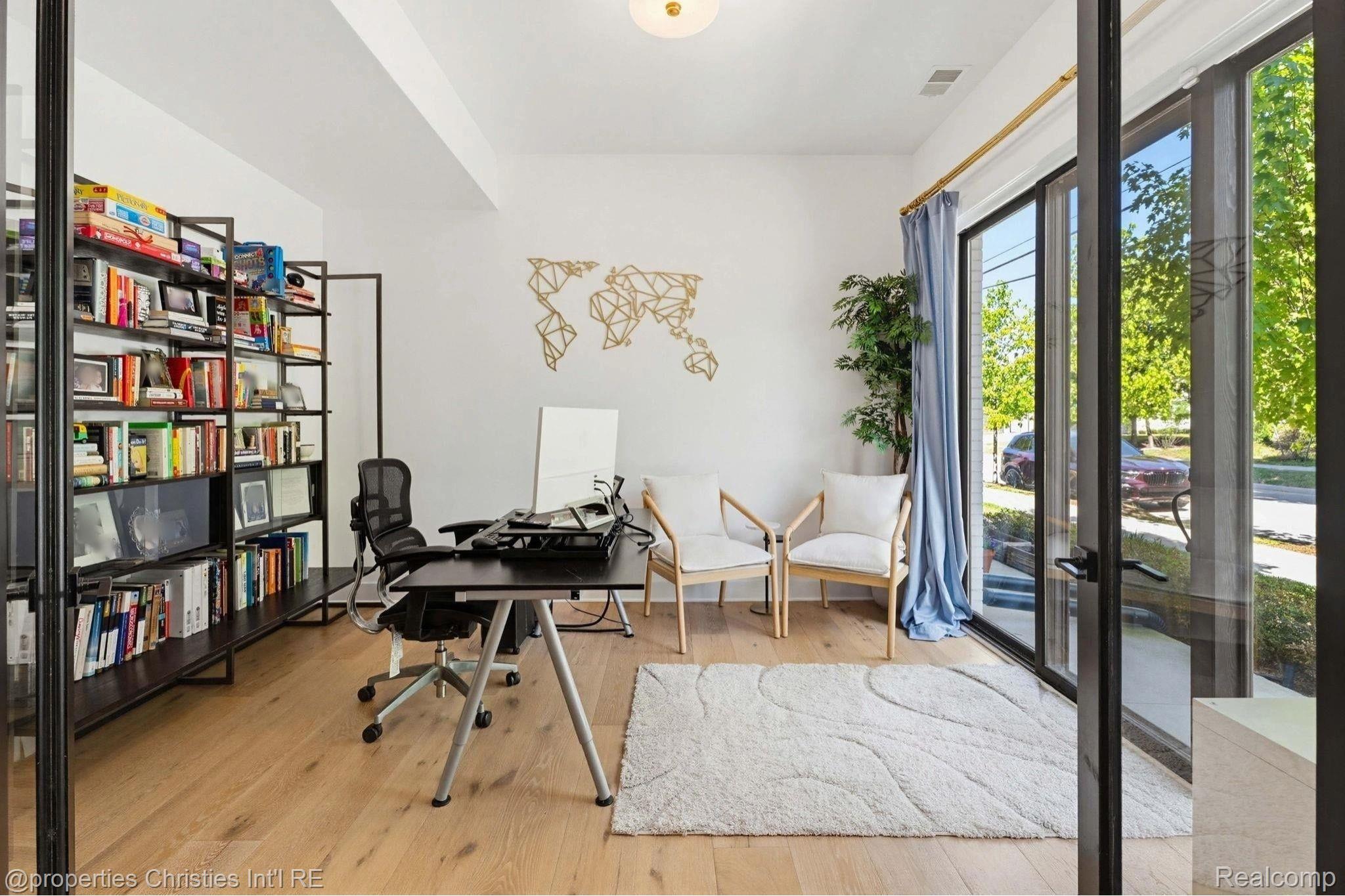 Office room in the 3-bedroom Contemporary home for sale at 710 Parent E, Royal Oak City, MI,