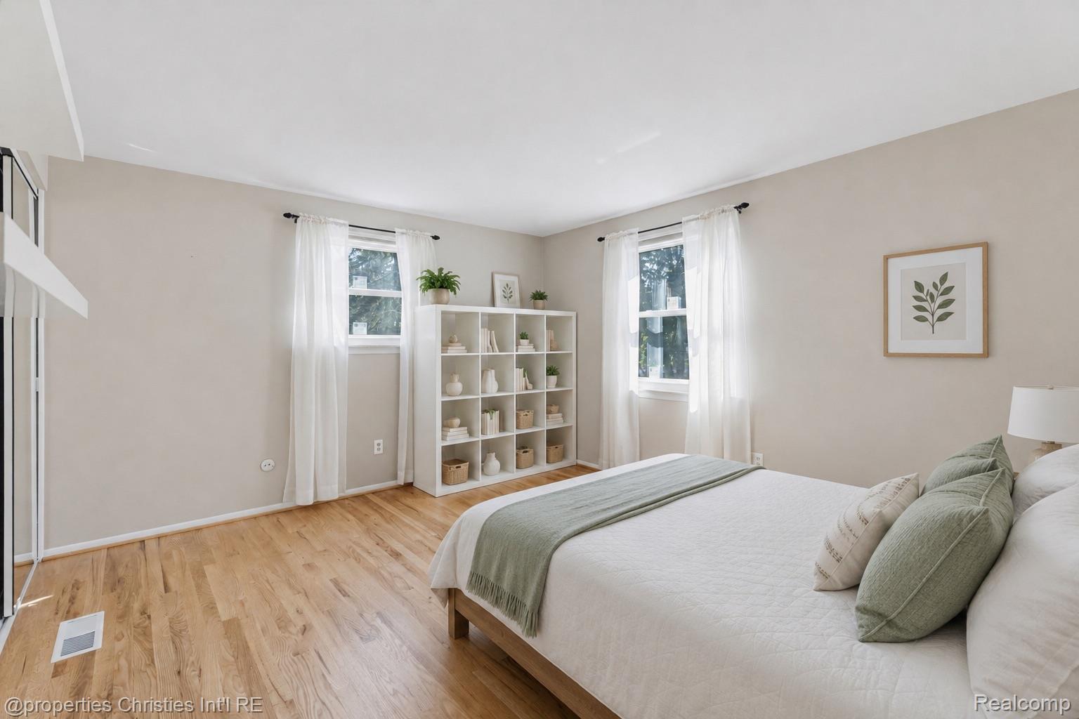 3560 Beach Road
