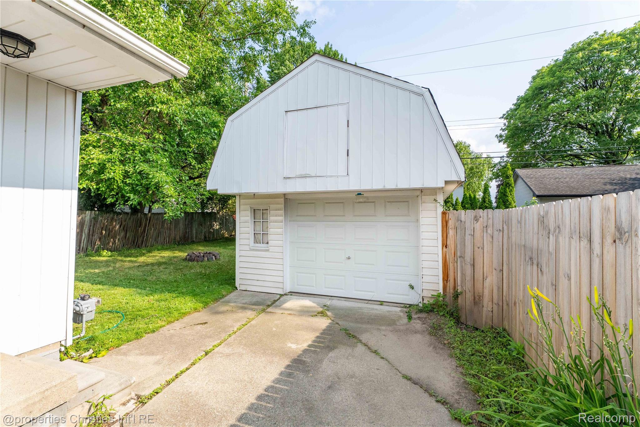 2424 Dallas Avenue