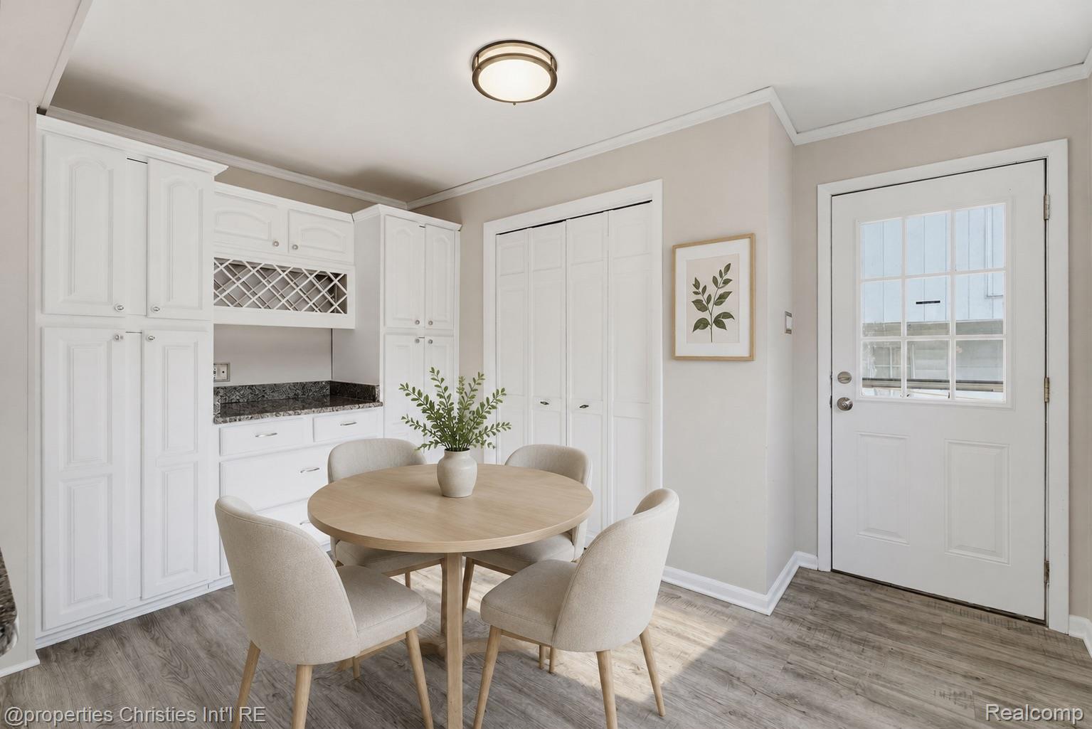 Breakfast nook in the 4-bedroom colonial home for sale at 2424 Dallas Avenue, Royal Oak, MI, listed by SK Group