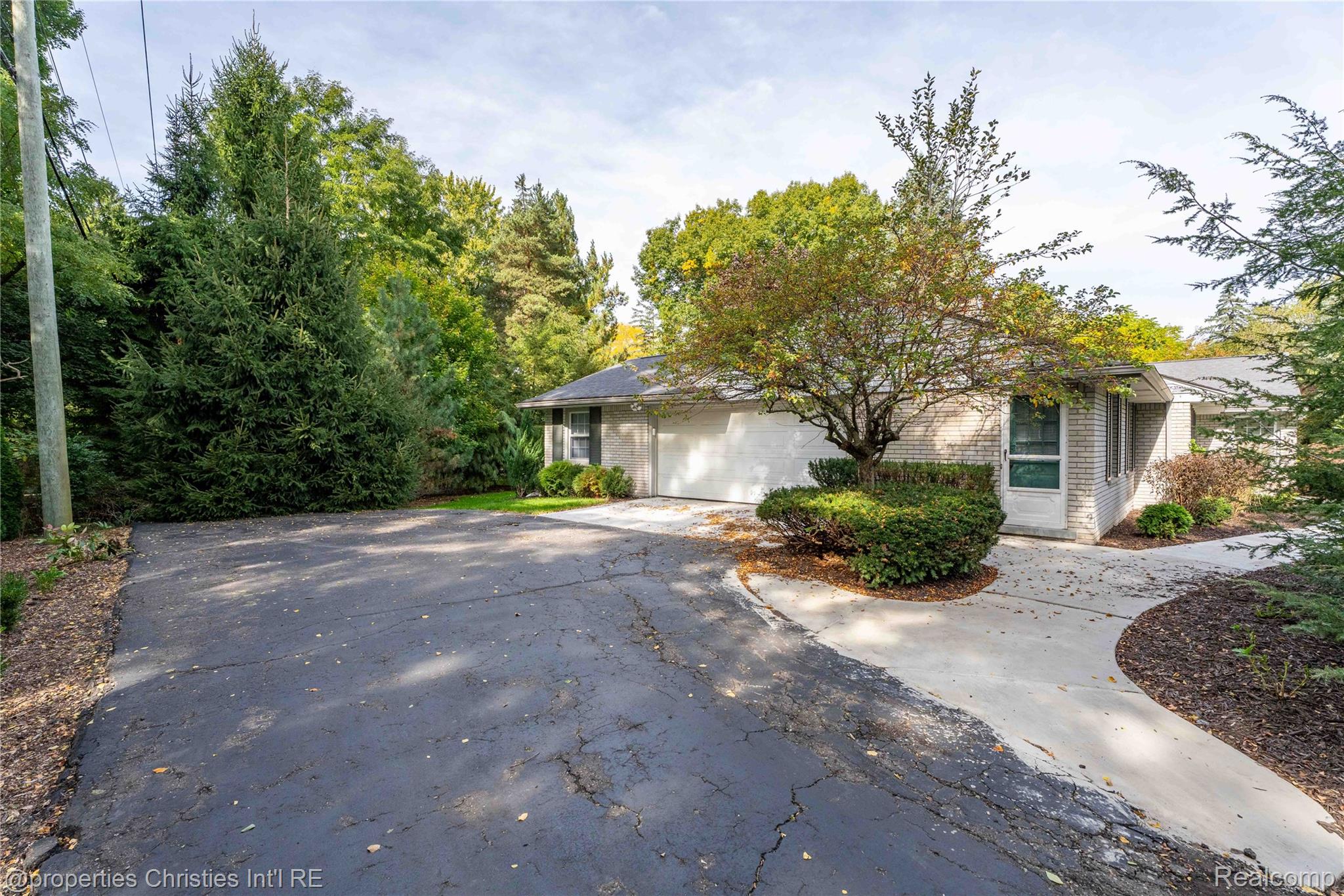 4494 Burnley DR