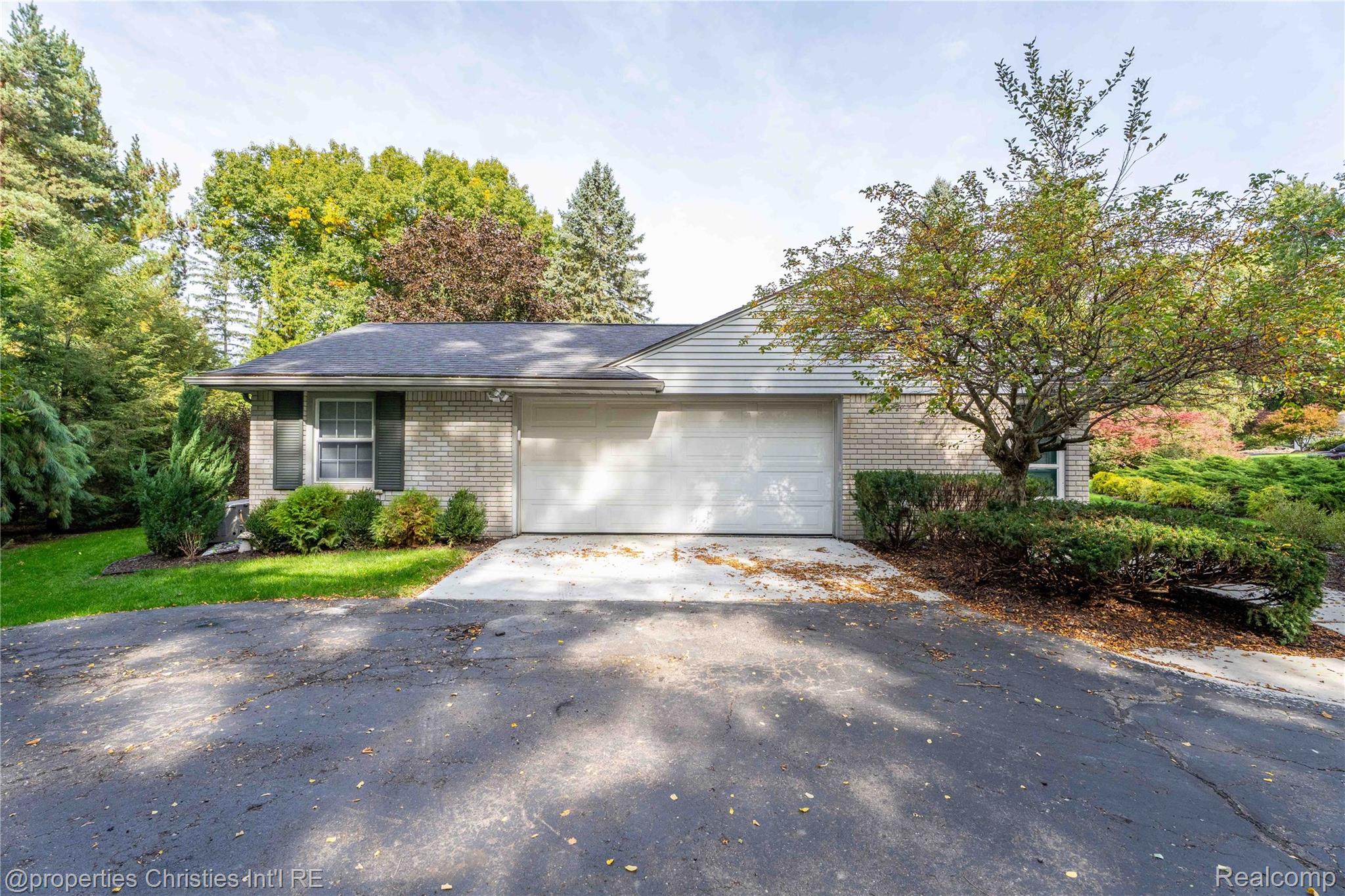 4494 Burnley DR