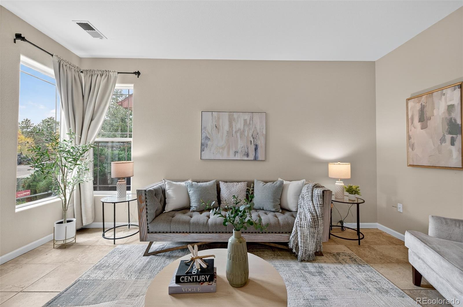 8427 S Hoyt Way Unit: 101